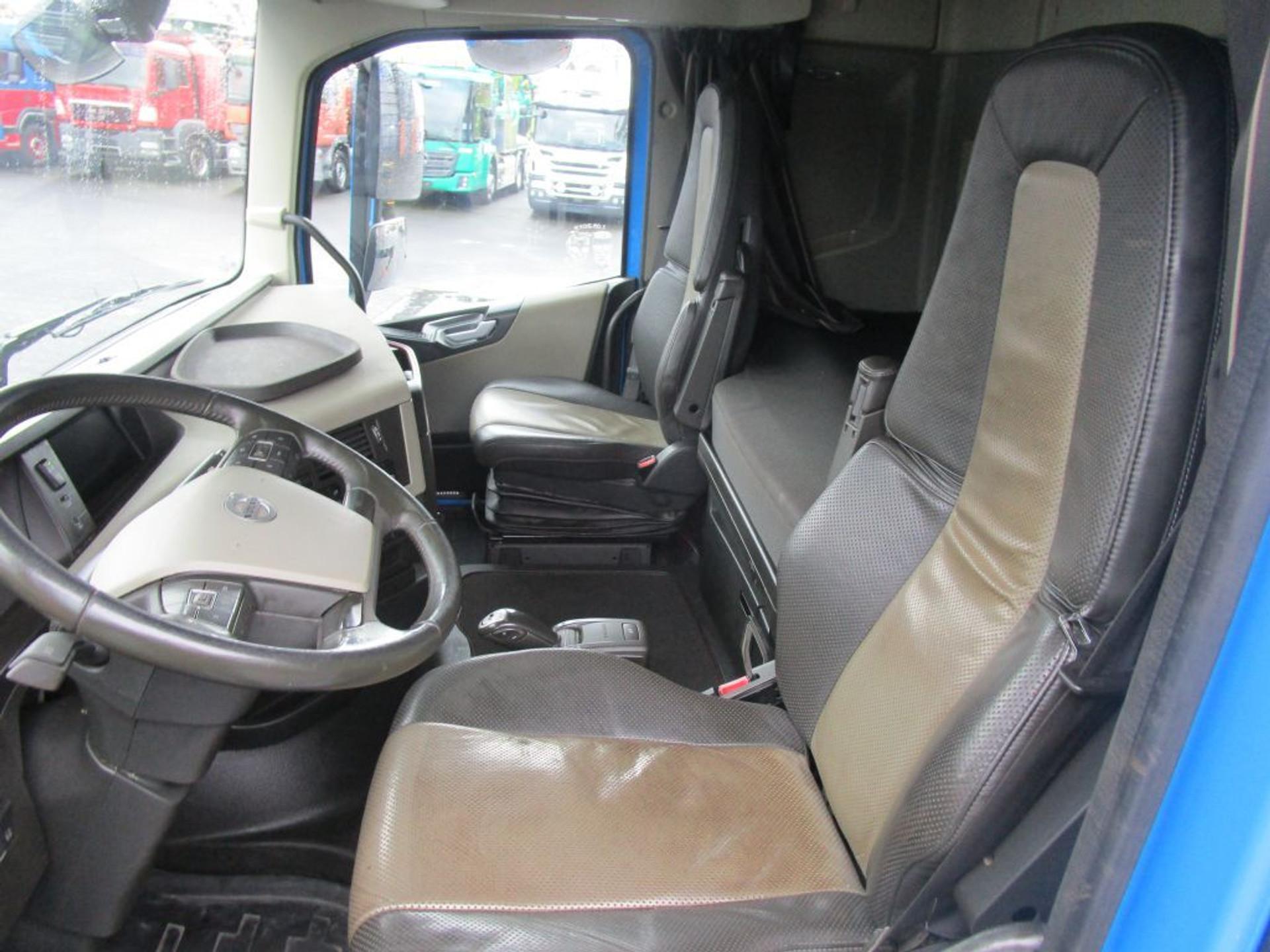Foto 13 van Volvo FH 550 8x2 Euro 6 EFFER 685/6S + JIB 4S