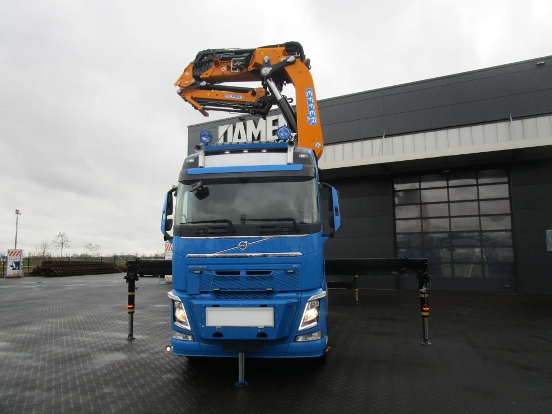 Foto 4 van Volvo FH 550 8x2 Euro 6 EFFER 685/6S + JIB 4S
