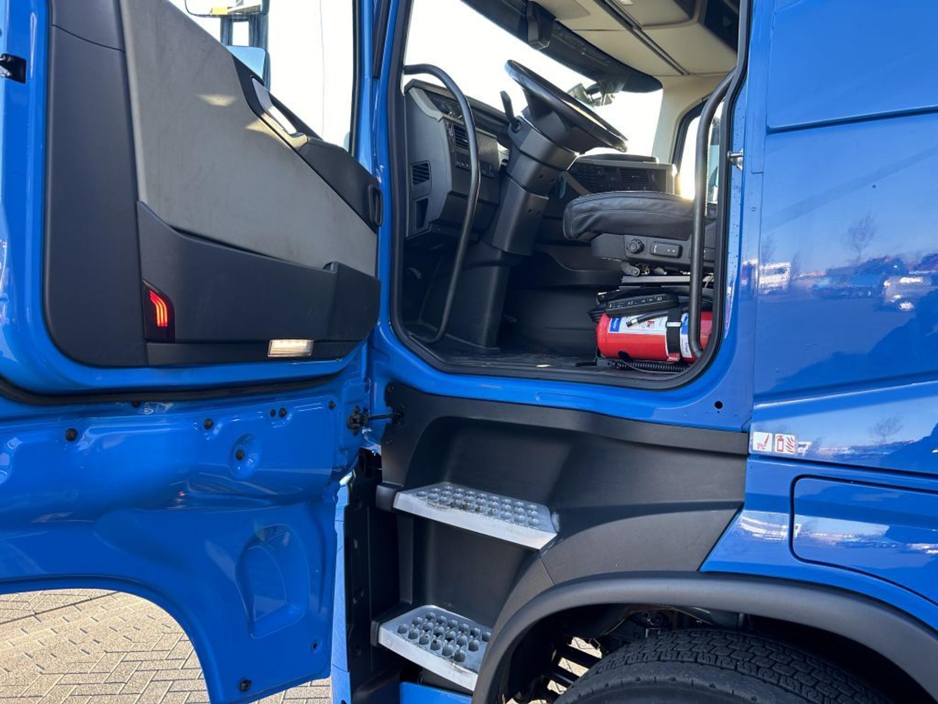 Foto 13 van Volvo FH 540 8x2 EFFER 955/8S + JIB 6S CROSSTAB