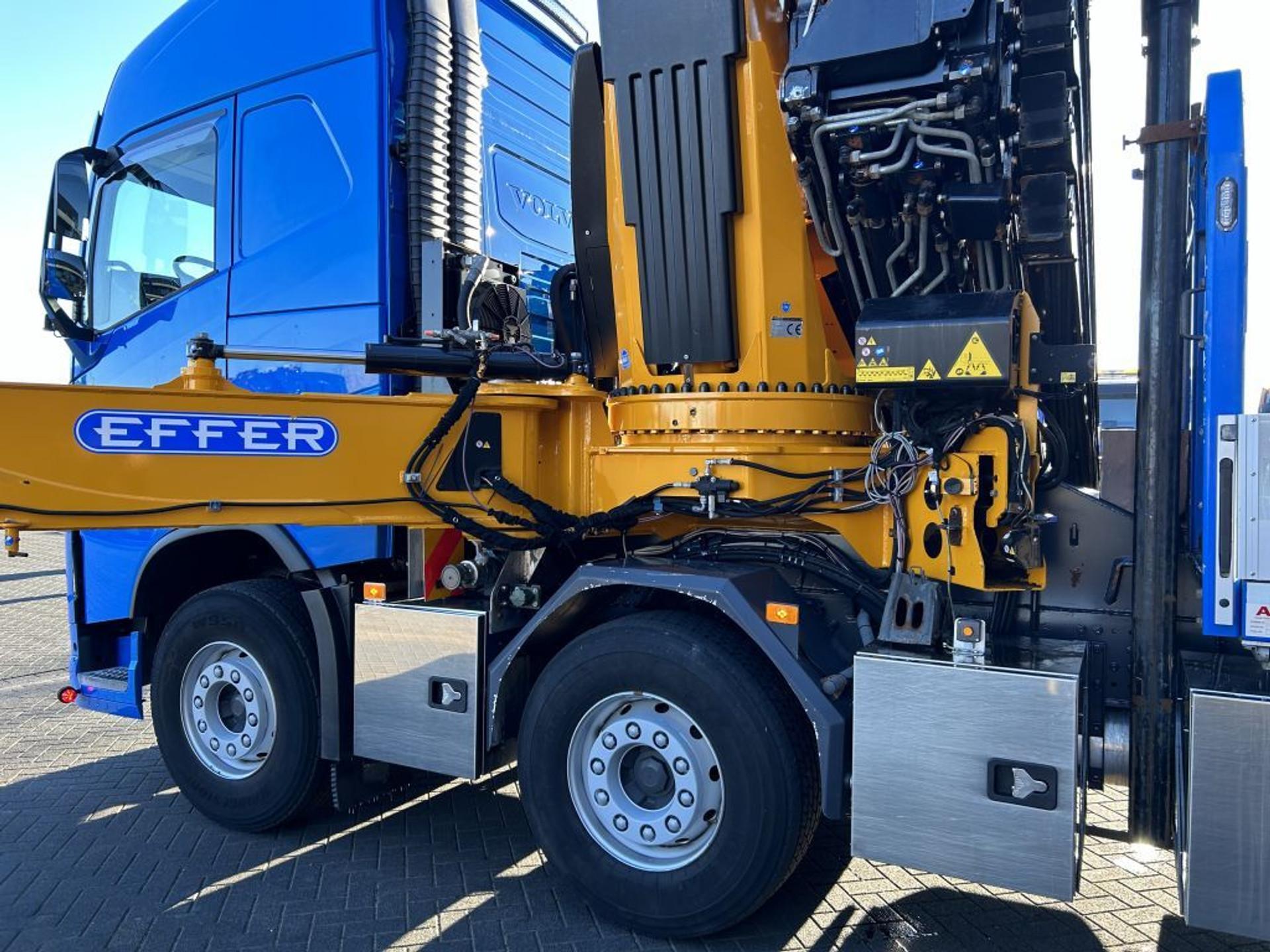 Foto 9 van Volvo FH 540 8x2 EFFER 955/8S + JIB 6S CROSSTAB