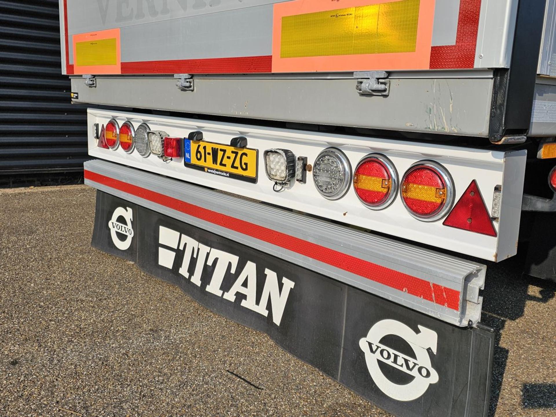 Foto 6 van Fynkar K324T / 3 AXLE / 2 X LIFT AXLE / TWIST-LOCKS