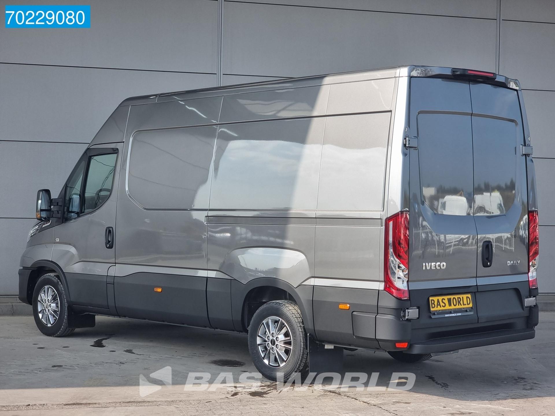 Foto 2 van Iveco 35S18 3.0L Automaat Navi ACC LED Camera 180PK LMV Airco