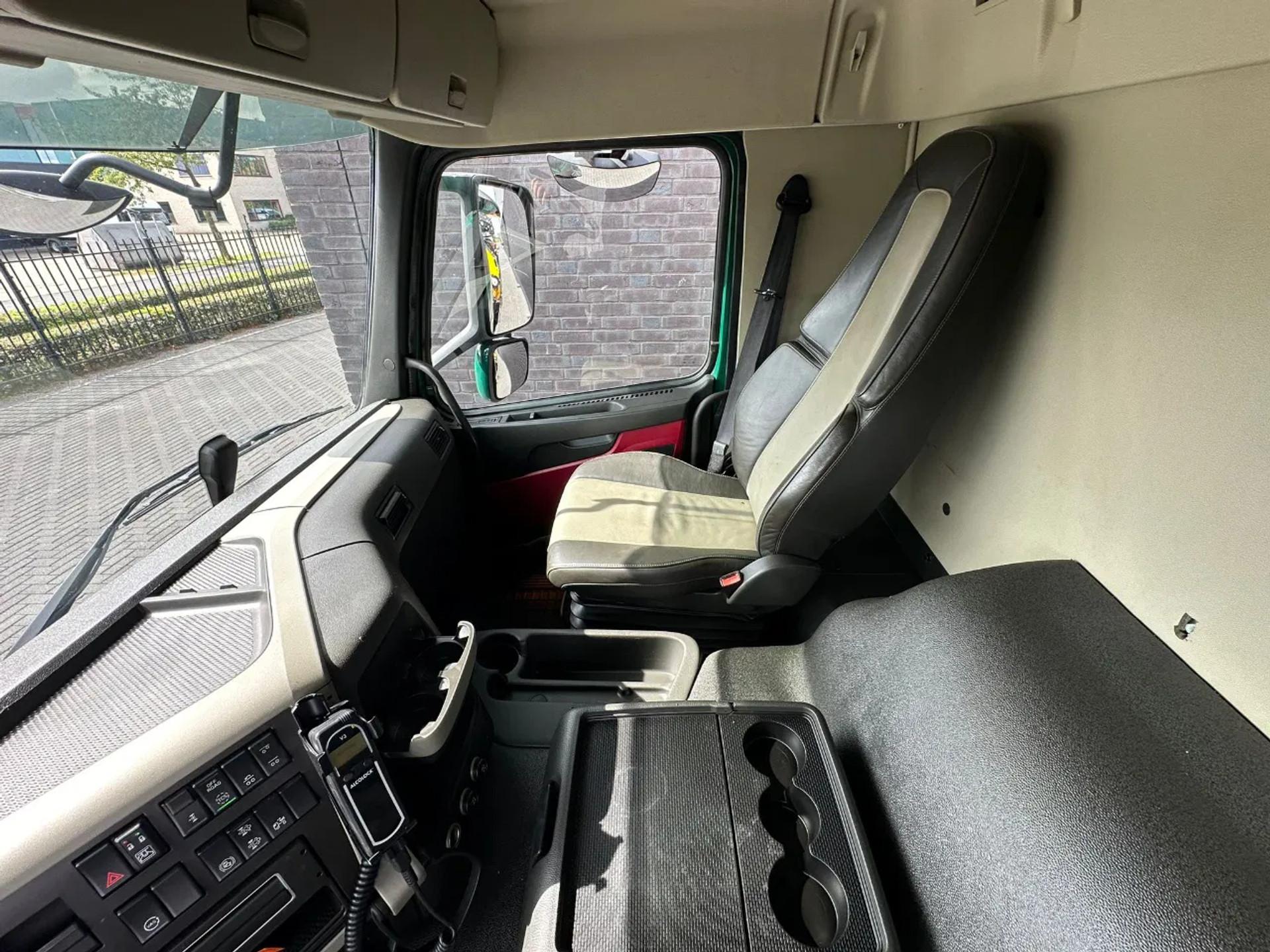Foto 20 van Volvo FM 500 8X2 + FASSI F1350RA.2.28 XHE-DYNAMIC + JIB L616 KRAAN/KRAN/CRANE/GRUA
