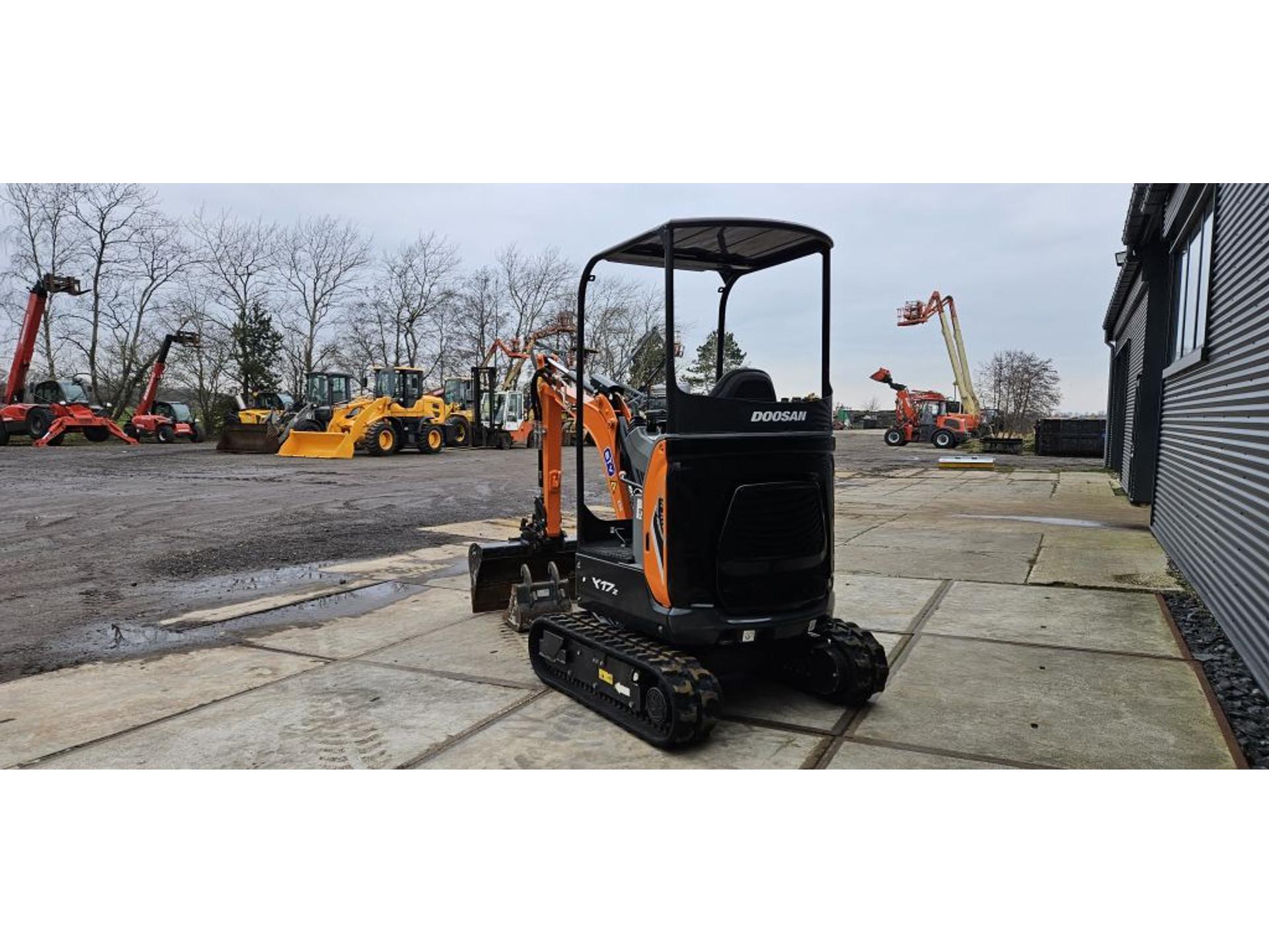 Foto 3 van Doosan DX17 Z