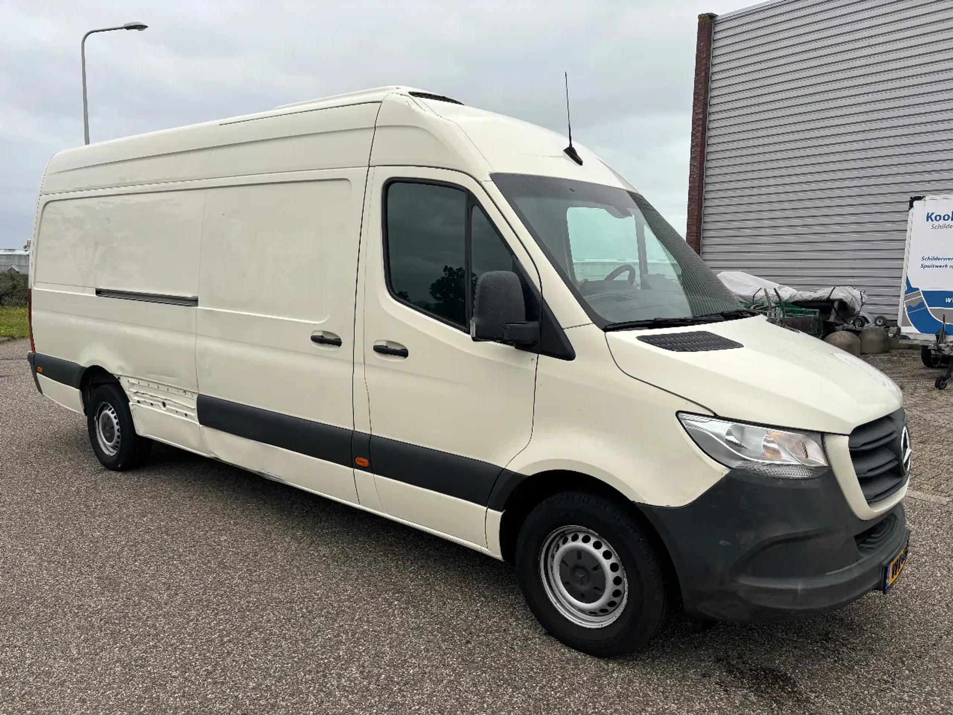Foto 3 van Mercedes-Benz 316CDI L3H2 Koelwagen 2X Carrier Koel Unit Met Stekker + Laadklep Automaat Airco Cruisecontrol EURO 6