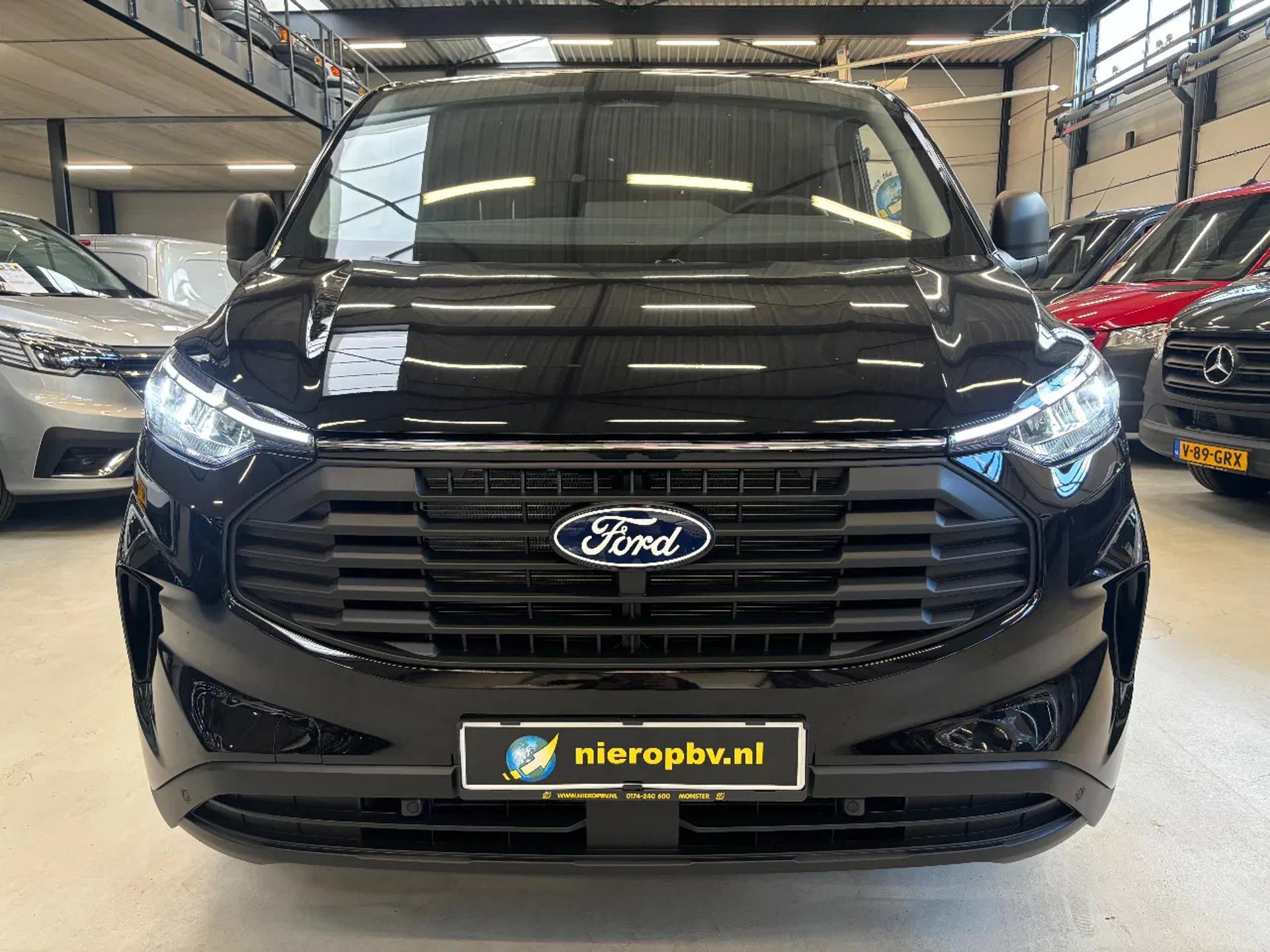 Foto 4 van Ford 300 2.0TDCI L2H1 136PK Airco Cruisecontrol trekhaak Apple Carplay NIEUW