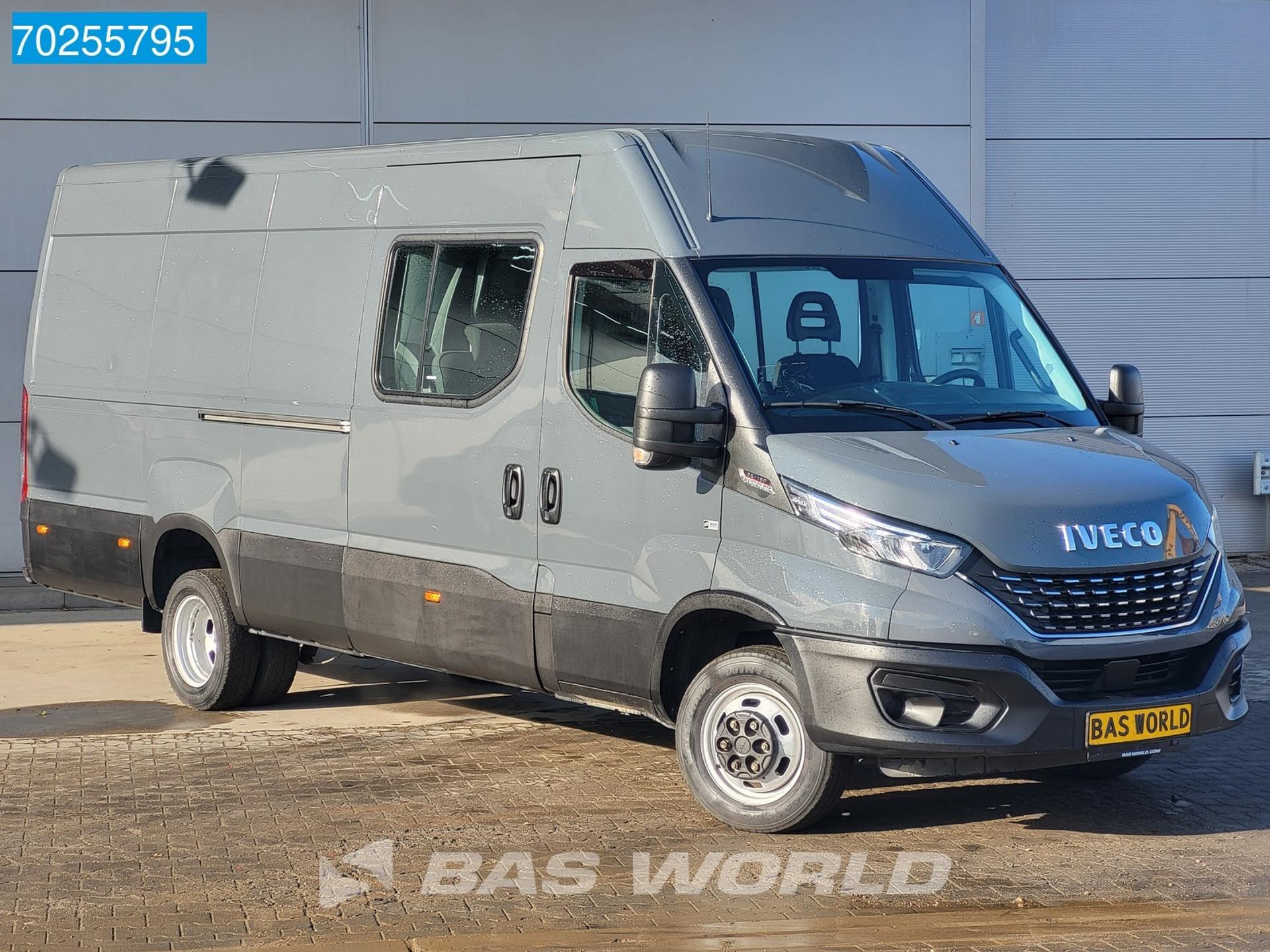 Foto 8 van Iveco 35C18 3.0L Automaat Dubbel cabine Dubbel lucht Airco Cruise 180 PK Euro 6 12m3 Airco Dubbel cabine Cruise control