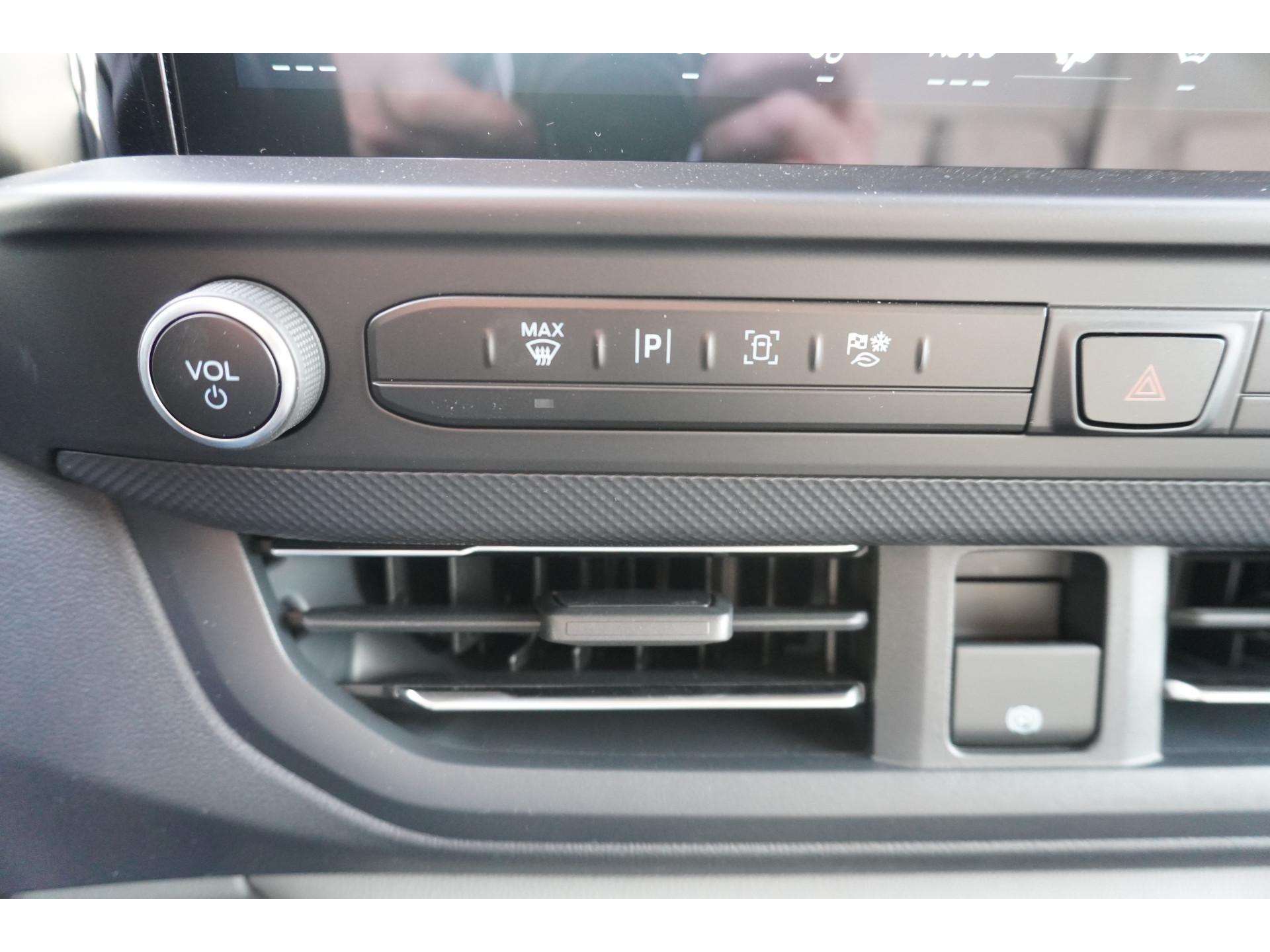 Foto 17 van Ford 320 2.0 TDCI 170pk L2H1 Limited Schuifdeur L+R Automaat