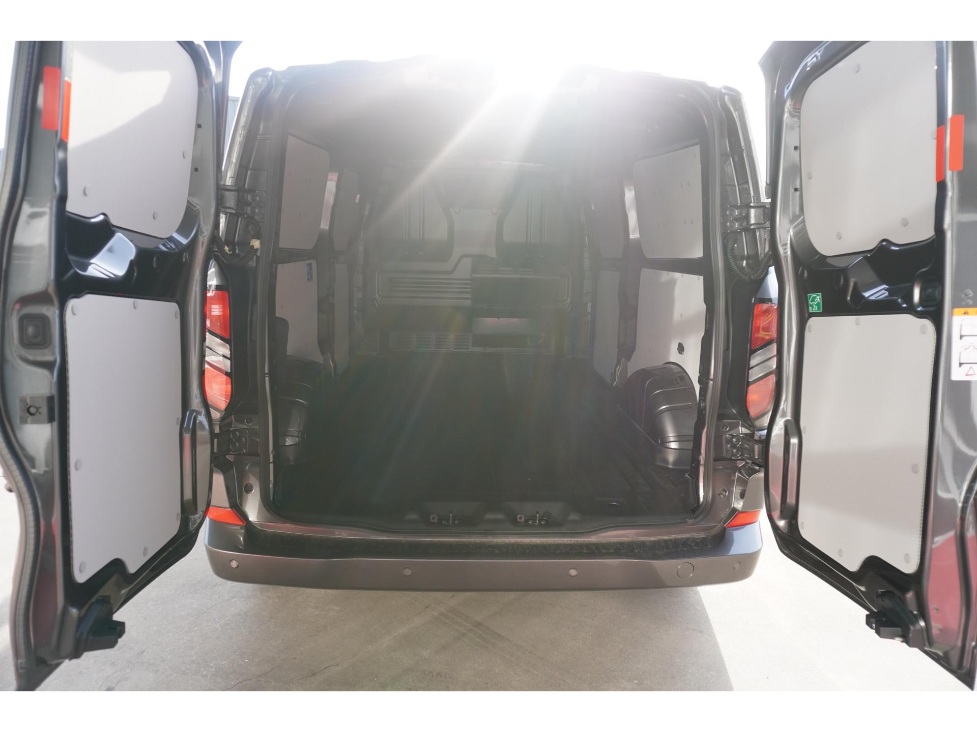 Foto 9 van Ford 320 2.0 TDCI 170pk L2H1 Limited Schuifdeur L+R Automaat