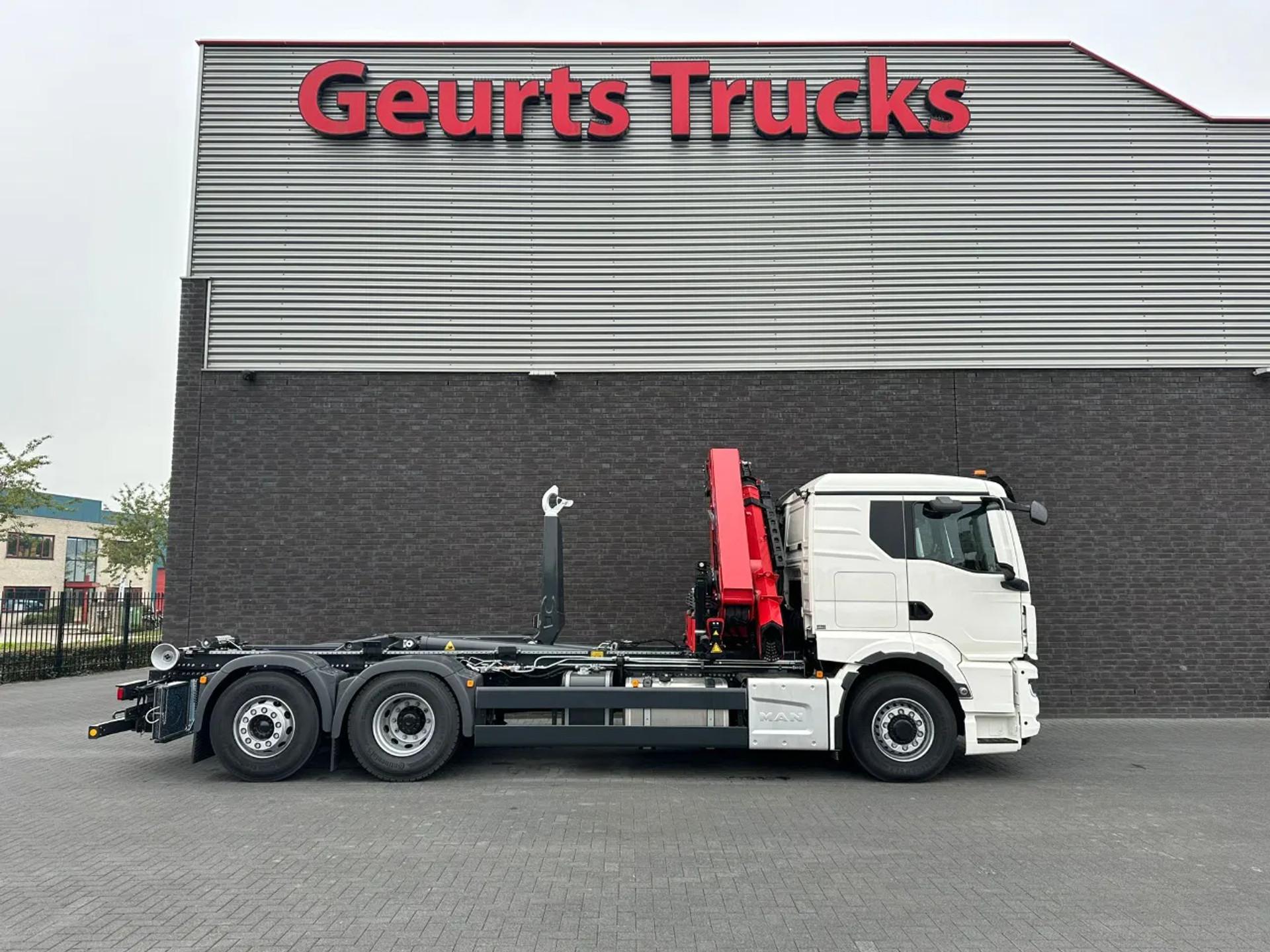 Foto 13 van MAN TGS 26.520 6X4H-4 BL NEW MODEL + MEILLER HAAKARMSYSTEEM + HMF 2320 K6-RCS KRAAN/KRAN/CRANE/GRUA