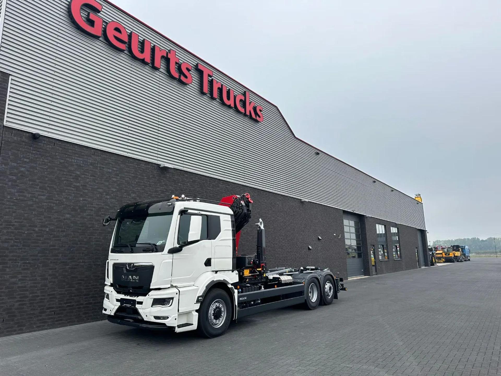 Foto 9 van MAN TGS 26.520 6X4H-4 BL NEW MODEL + MEILLER HAAKARMSYSTEEM + HMF 2320 K6-RCS KRAAN/KRAN/CRANE/GRUA