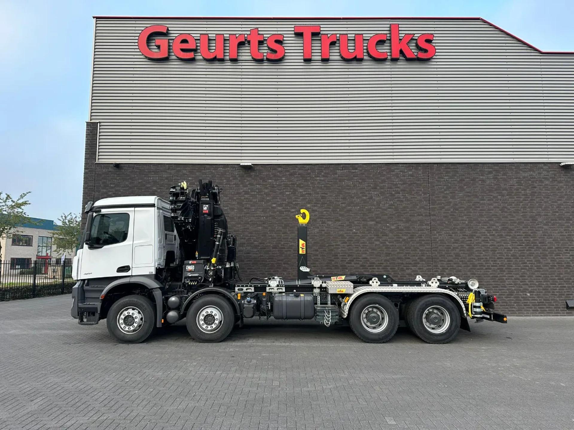 Foto 8 van Mercedes-Benz Arocs 3251 8X4 MET HYVA 26-53-S HAAKARMSYSTEEM + HIAB X-HIPRO 358 E-8 KRAAN/CRANE/KRAN/GRUA