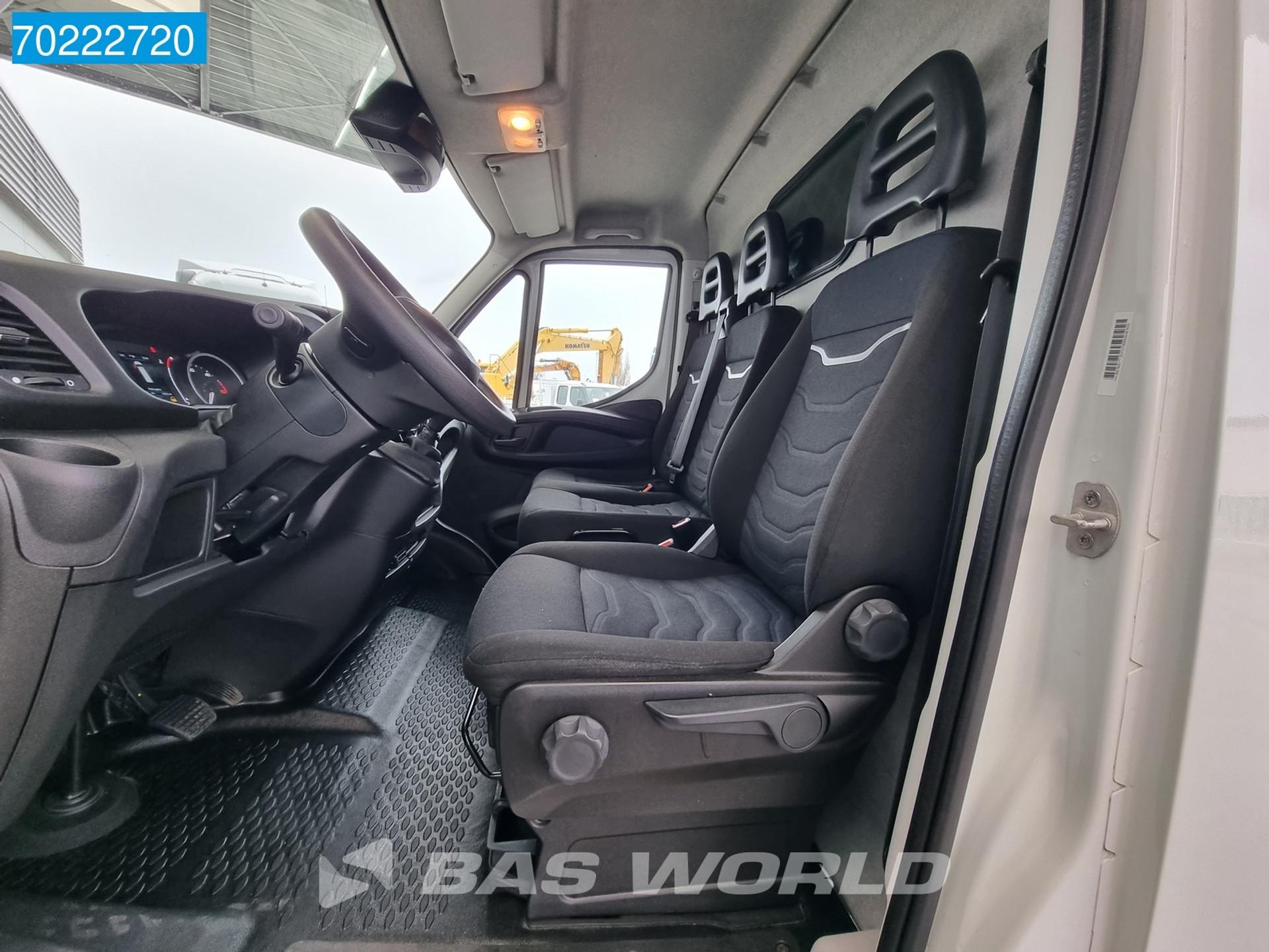 Foto 17 van Iveco Daily 35S16 160pk Automaat L3H2 L4H2 Airco Parkeersensoren 3500kg Trekgewicht 16m3 Airco