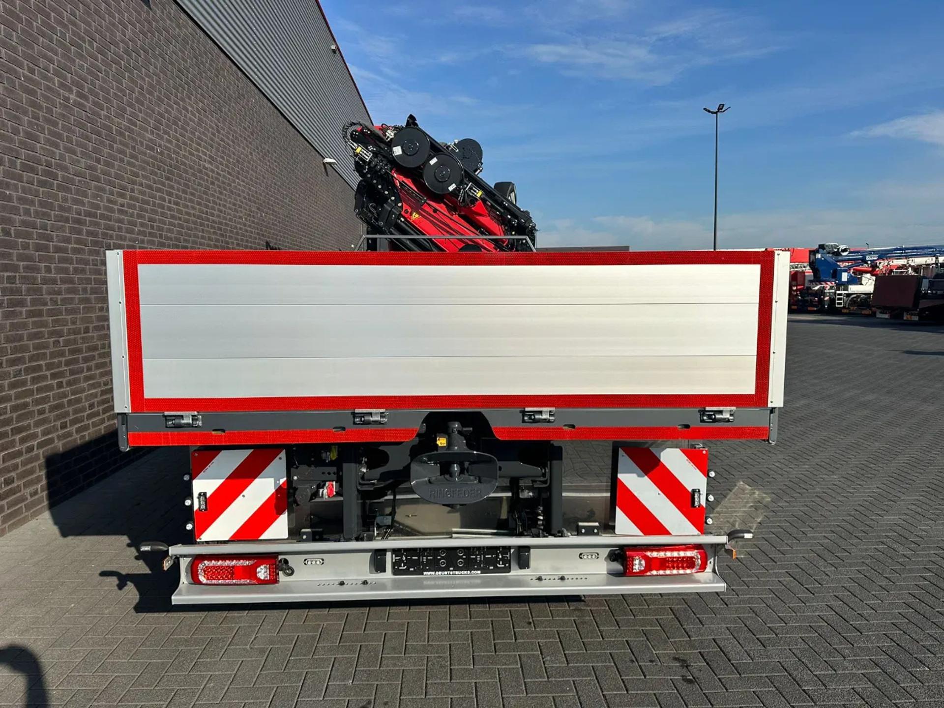 Foto 13 van Mercedes-Benz Arocs 3251 8X2 + HMF 7020-K7 FJ 1400-K6 KRAAN/KRAN/CRANE/GRUA/NIEUW/NEW