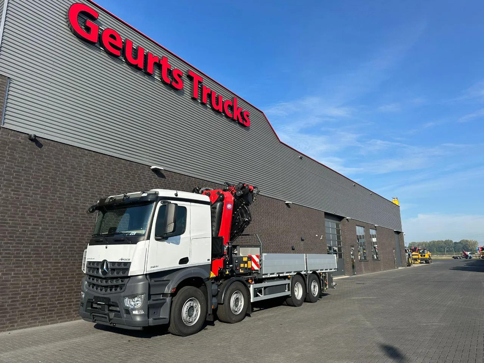 Foto 7 van Mercedes-Benz Arocs 3251 8X2 + HMF 7020-K7 FJ 1400-K6 KRAAN/KRAN/CRANE/GRUA/NIEUW/NEW
