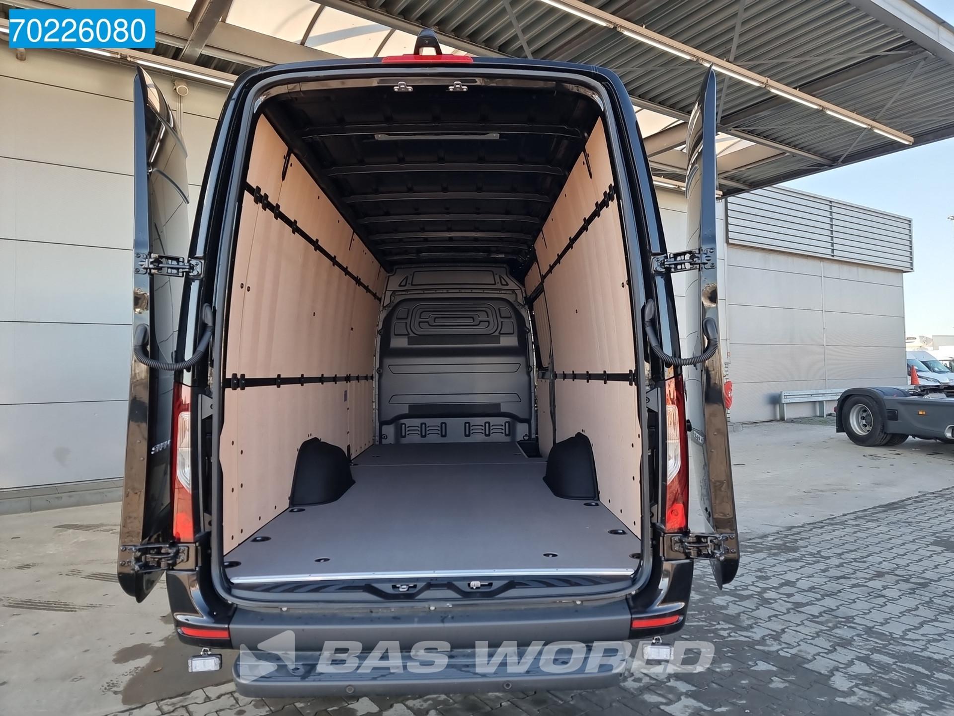 Foto 7 van Mercedes-Benz Sprinter 319 CDI Automaat L4H2 4x4 XXL 10.25''MBUX Navi ACC LED 360Camera Allrad 4WD AWD 16m3 Airco