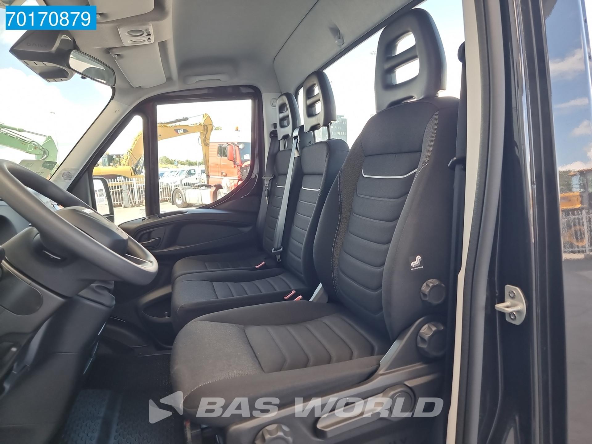 Foto 10 van Iveco Daily 35C18 3.0L Automaat Navi 4100mm wielbasis Hi Connect Chassis Cabien Pritsche Fahrgestell Airco Cruise control