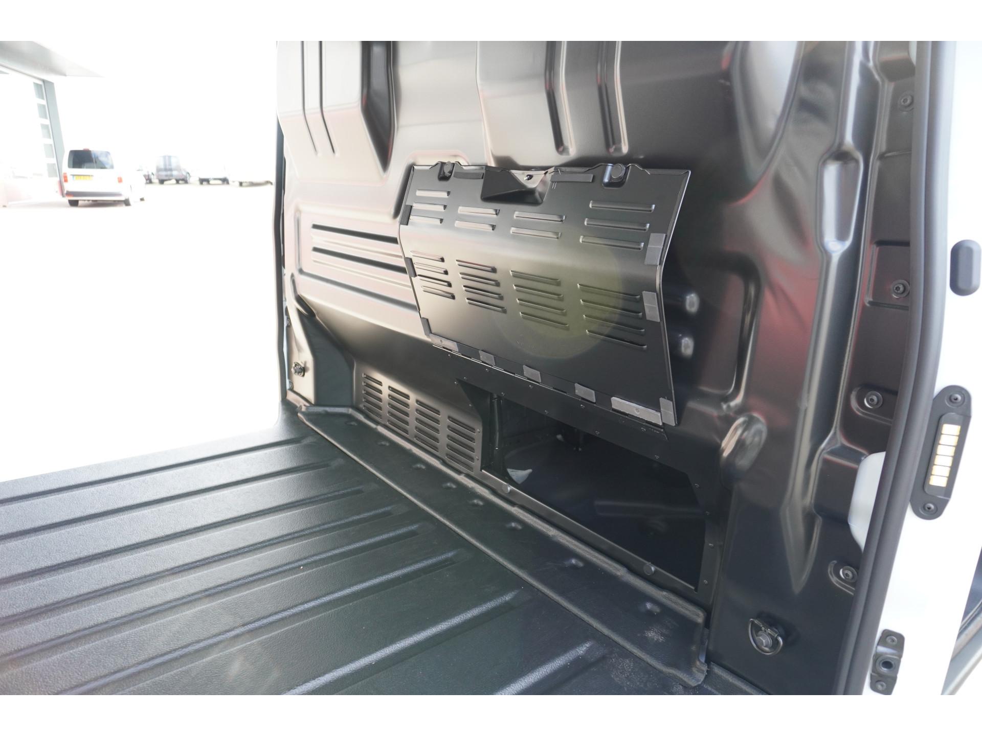 Foto 26 van Ford 320L 2.0 TDCI 136PK L2H1 Trend Achterklep Schuifdeur L / R