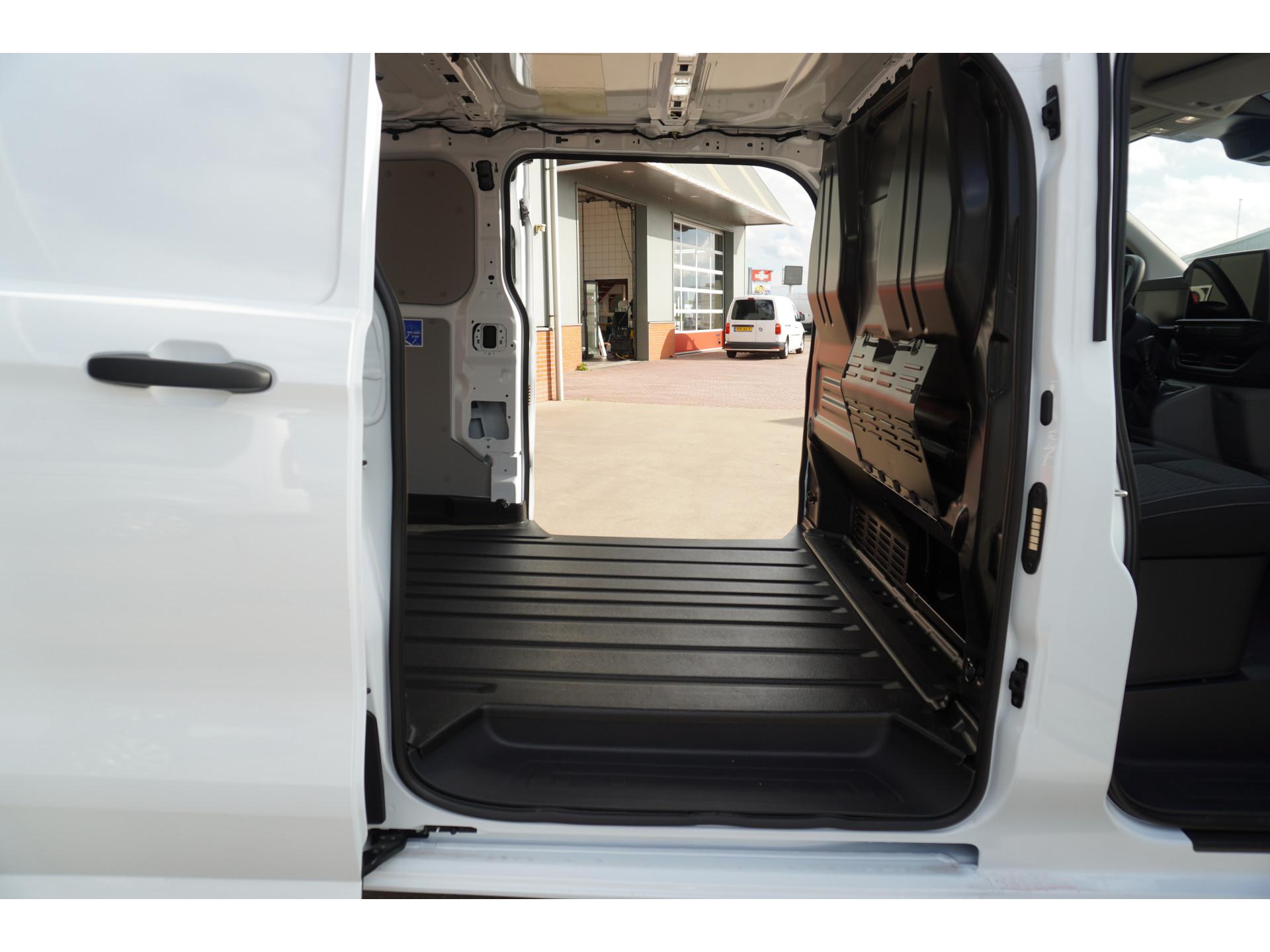 Foto 27 van Ford 320L 2.0 TDCI 136PK L2H1 Trend Achterklep Schuifdeur L / R