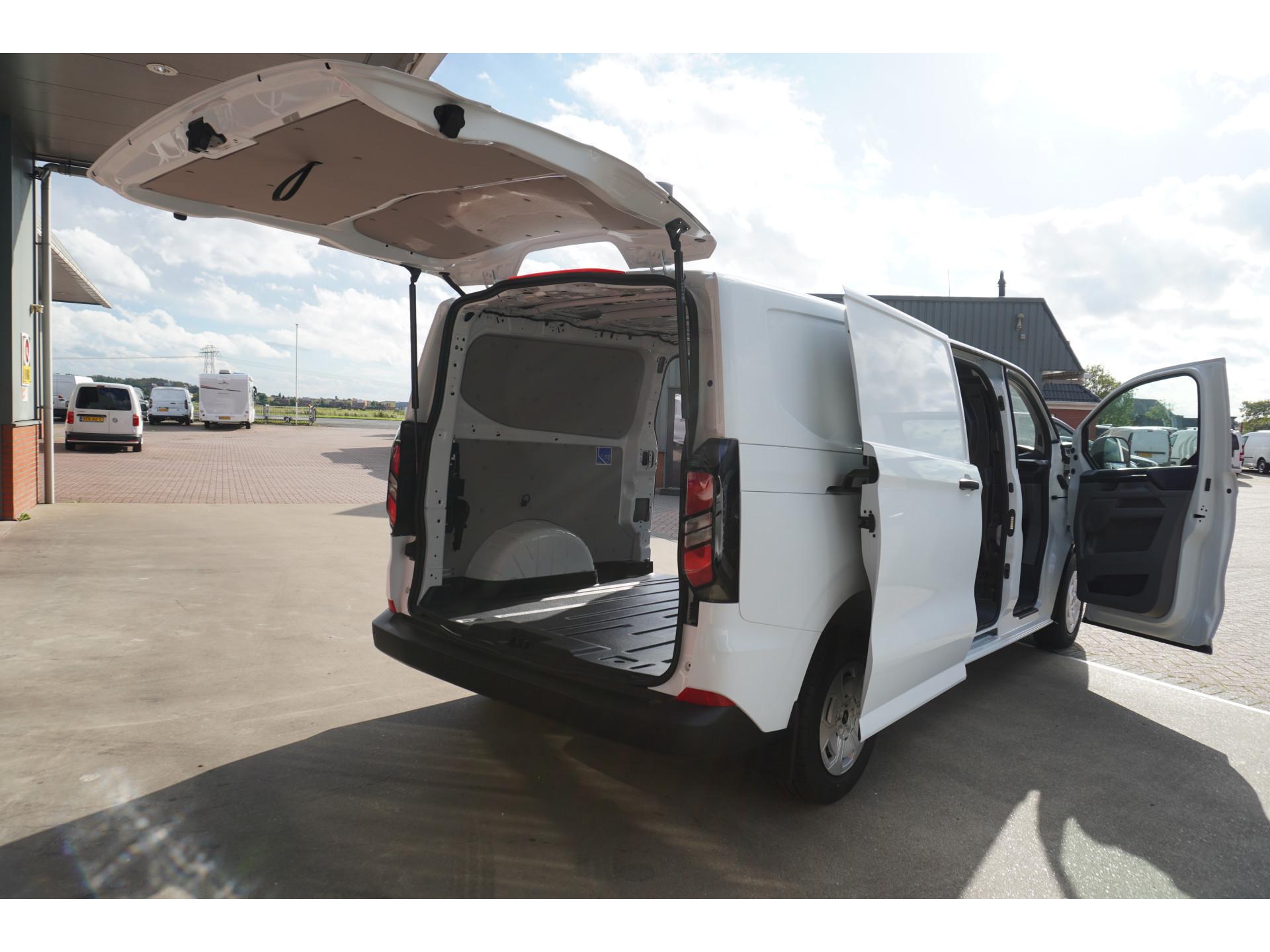 Foto 5 van Ford 320L 2.0 TDCI 136PK L2H1 Trend Achterklep Schuifdeur L / R