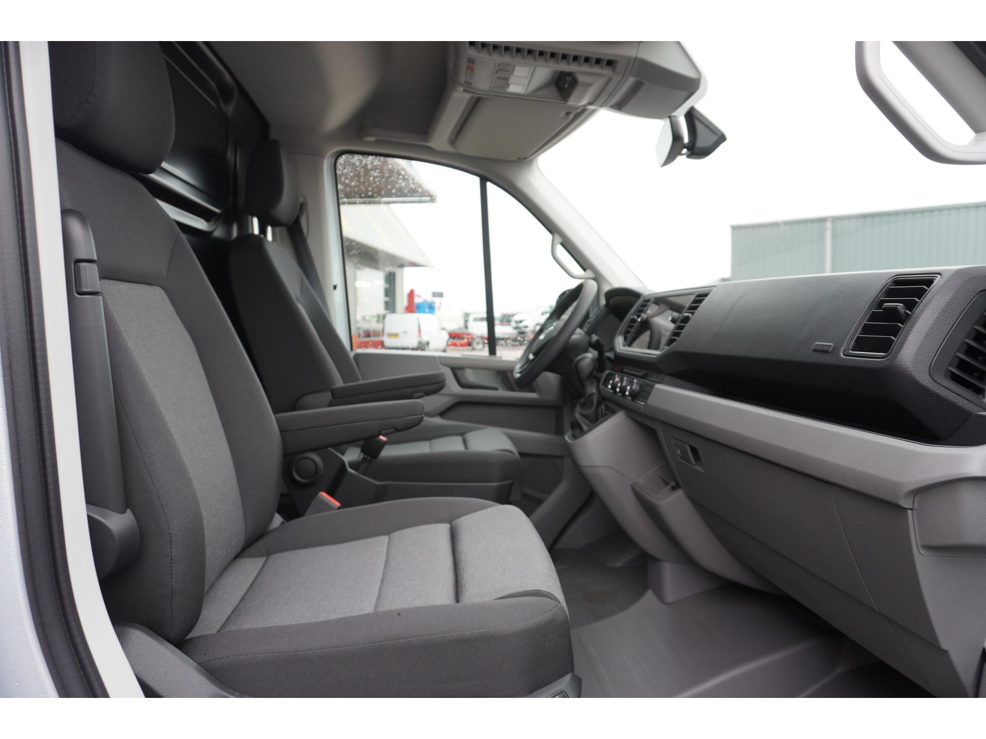 Foto 13 van Volkswagen Crafter 35 2.0 TDI 177PK L3H2 Automaat