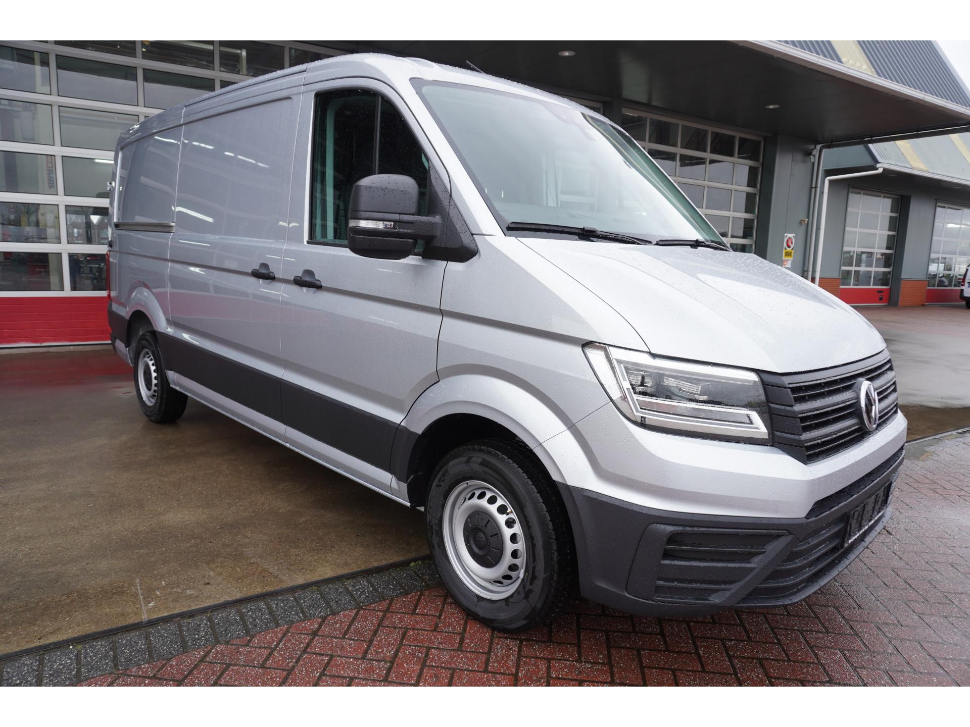 Foto 2 van Volkswagen Crafter 35 2.0 TDI 177PK L3H2 Automaat