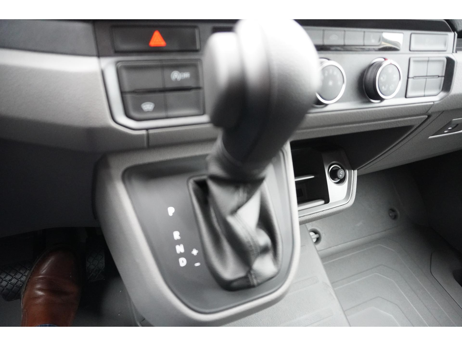 Foto 42 van Volkswagen Crafter 35 2.0 TDI 177PK L3H2 Automaat