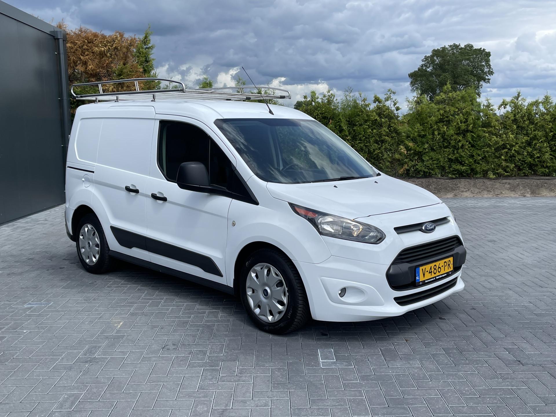 Foto 3 van Ford Transit Connect 1.5 TDCI / L1H1 / TREND / TREKHAAK / IMPERIAAL / AIRCO / CRUISE / 3 PERS