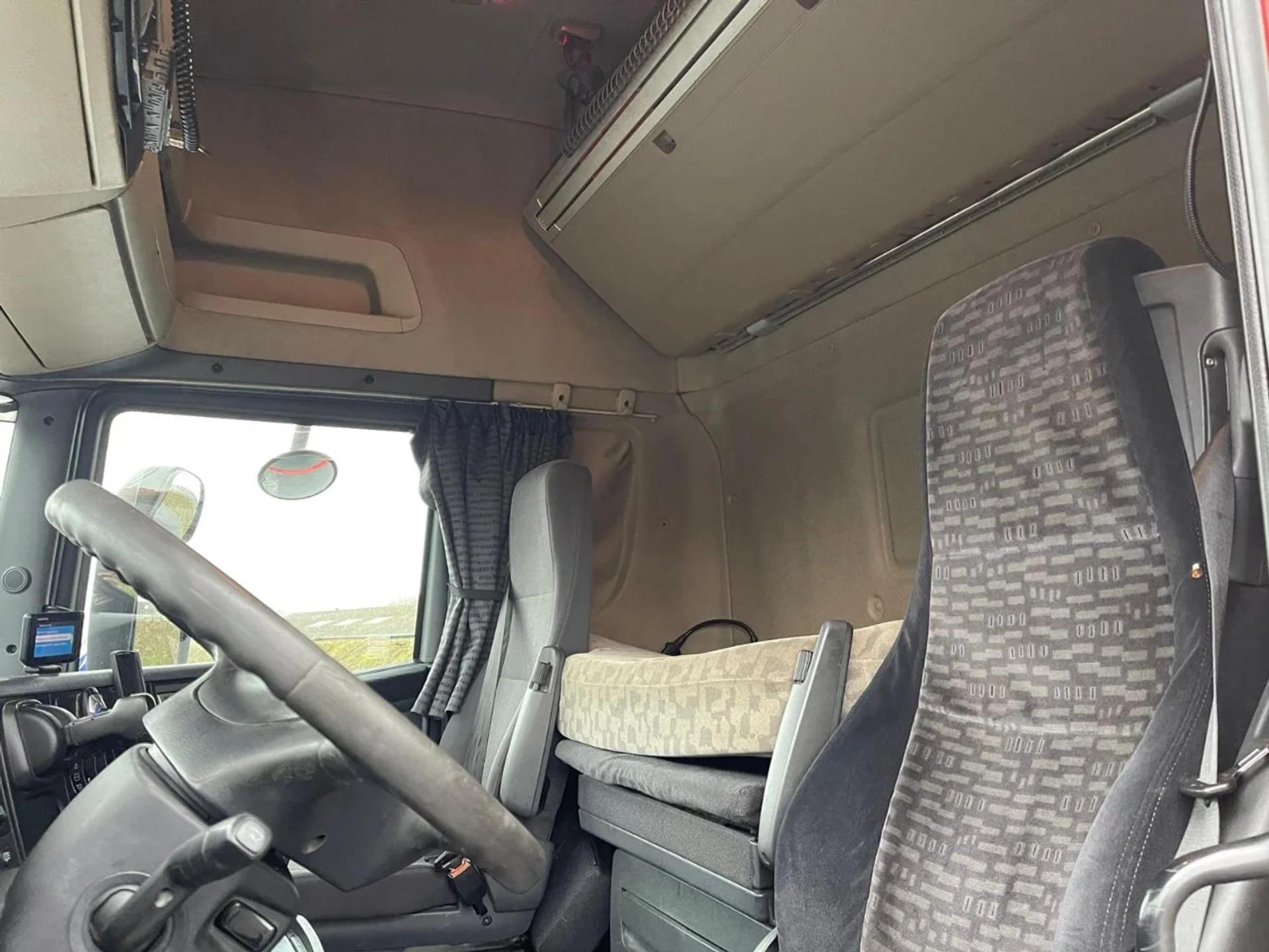 Foto 16 van Scania R620 V8, RETARDER, FULL AIR, OPTICRUISE, HYDRAULIC.