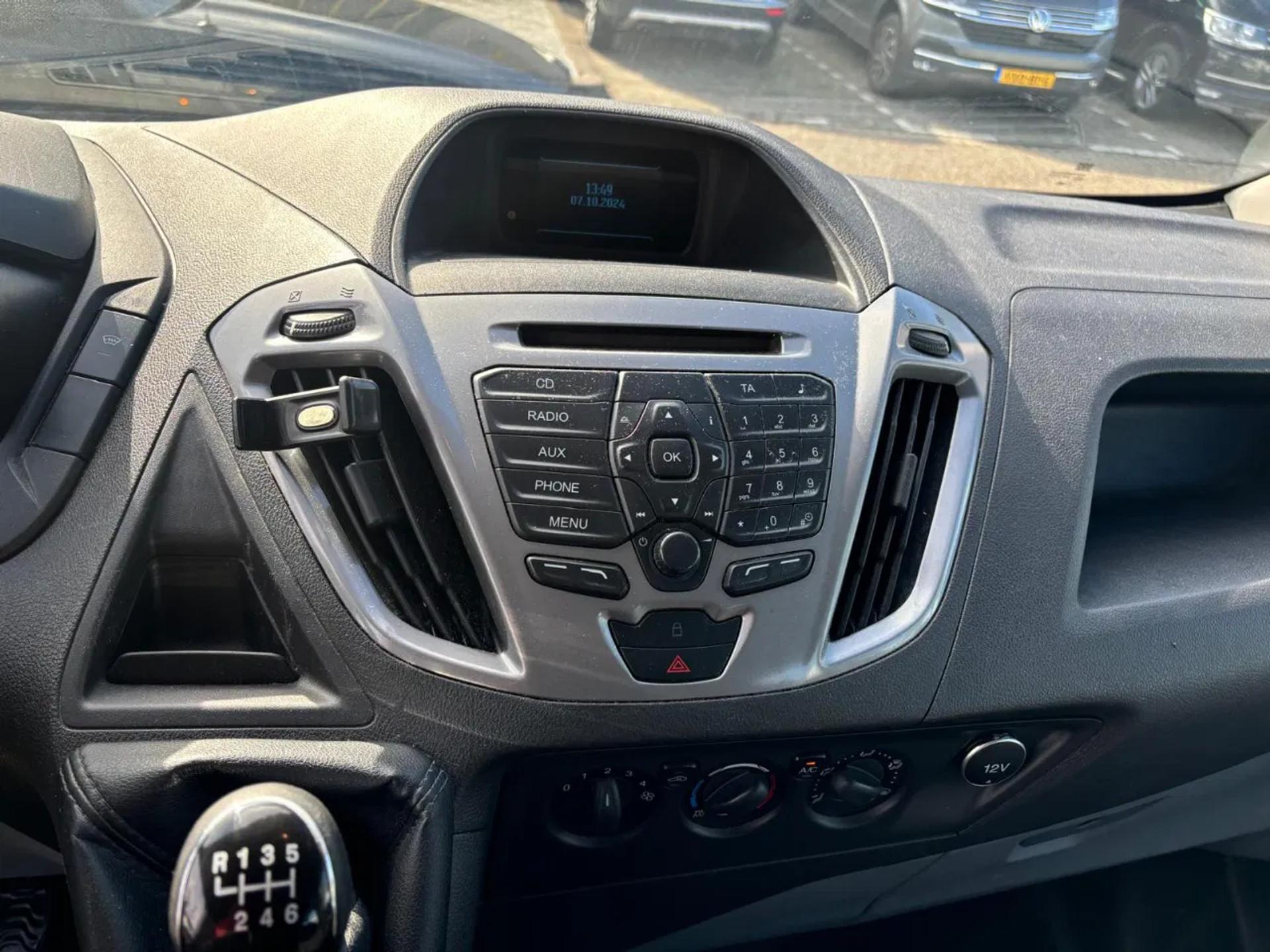 Foto 11 van Ford 2.2TDCI L2H2 Airco Cruisecontrol Trekhaak