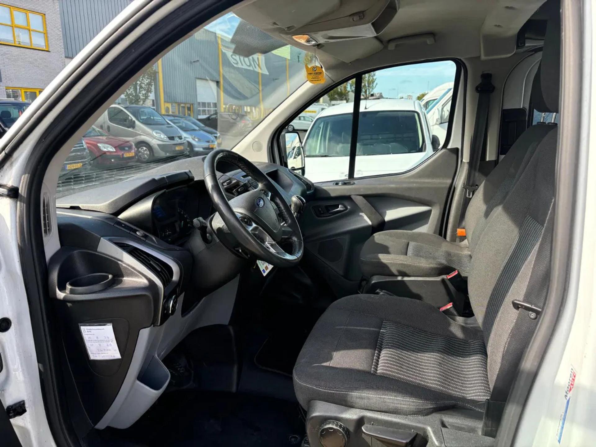 Foto 12 van Ford 2.2TDCI L2H2 Airco Cruisecontrol Trekhaak