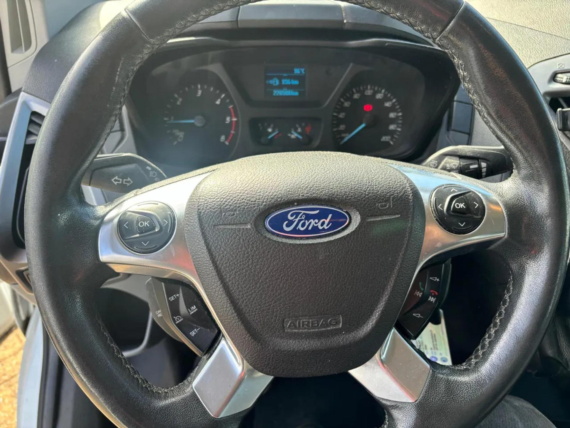 Foto 13 van Ford 2.2TDCI L2H2 Airco Cruisecontrol Trekhaak