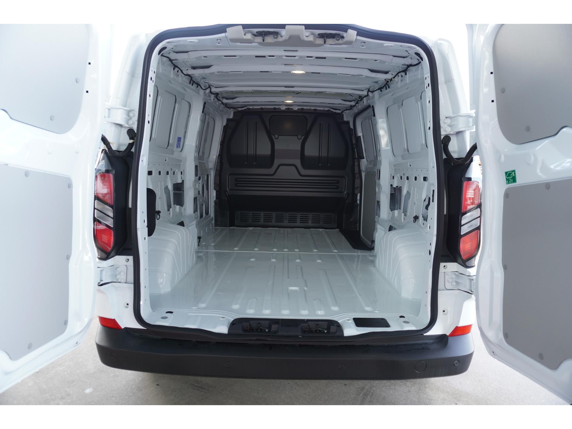Foto 12 van Ford 320L 2.0 TDCI 170PK L2H1 Trend Automaat