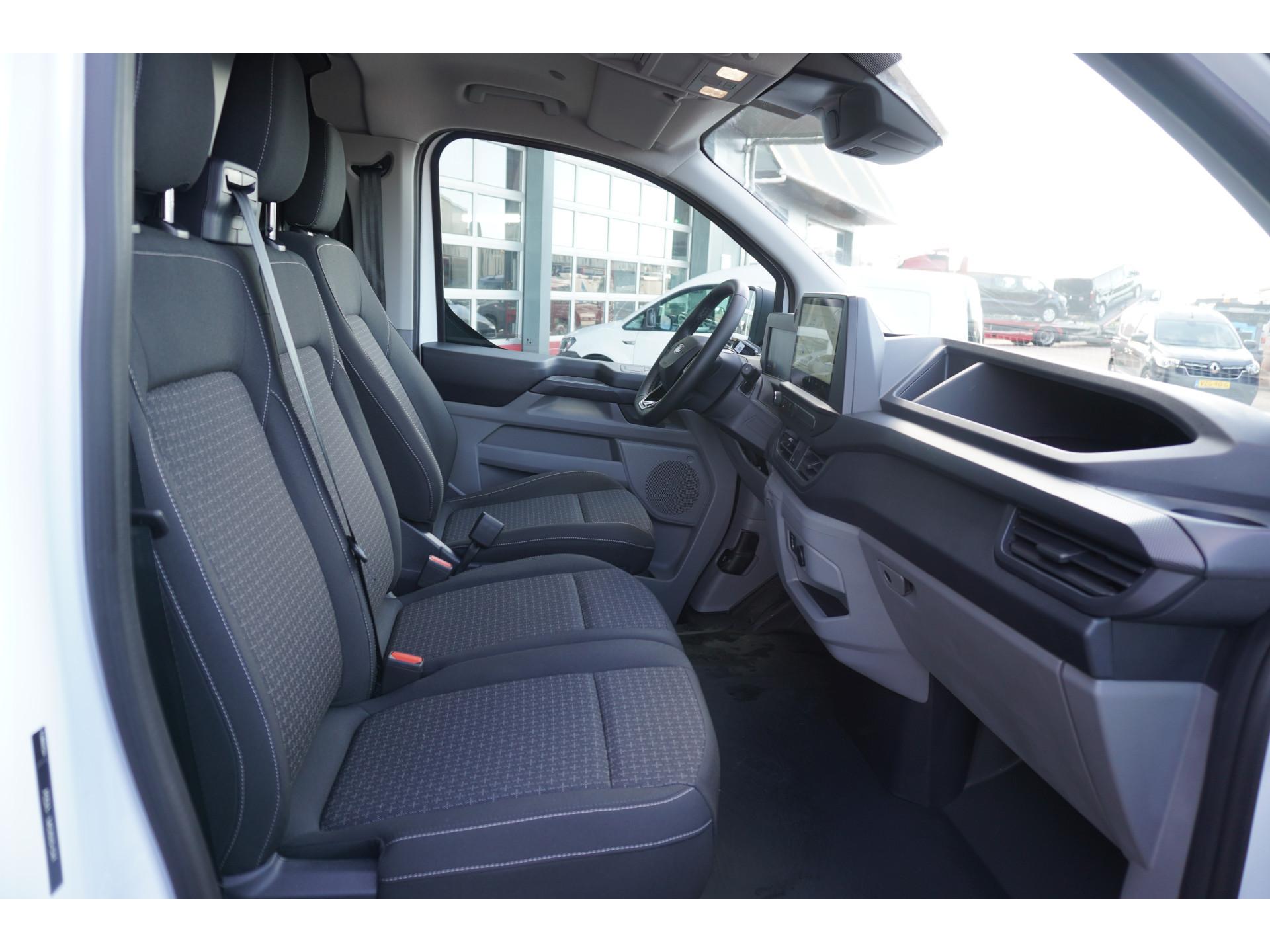 Foto 13 van Ford 320L 2.0 TDCI 170PK L2H1 Trend Automaat