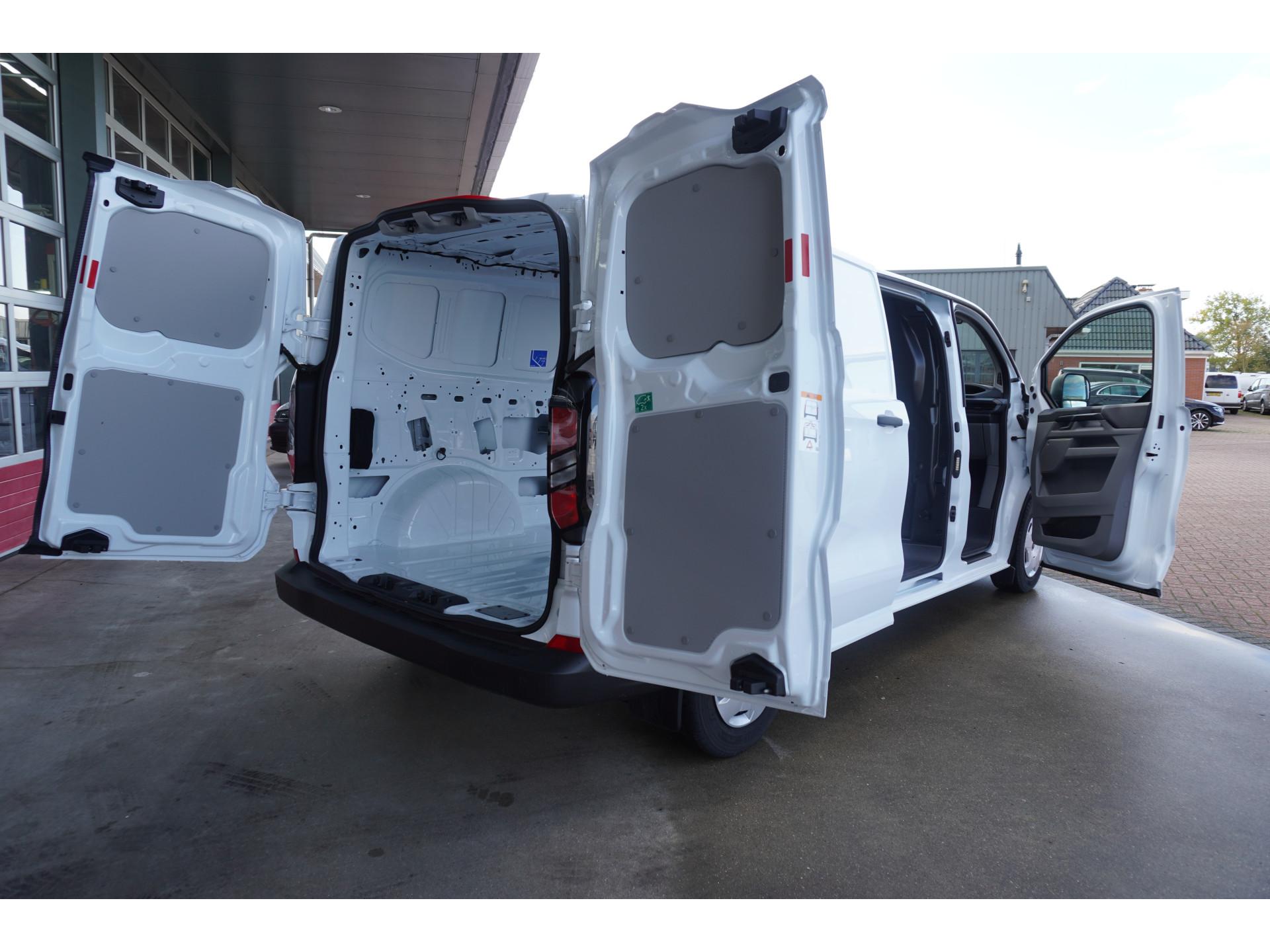 Foto 5 van Ford 320L 2.0 TDCI 170PK L2H1 Trend Automaat