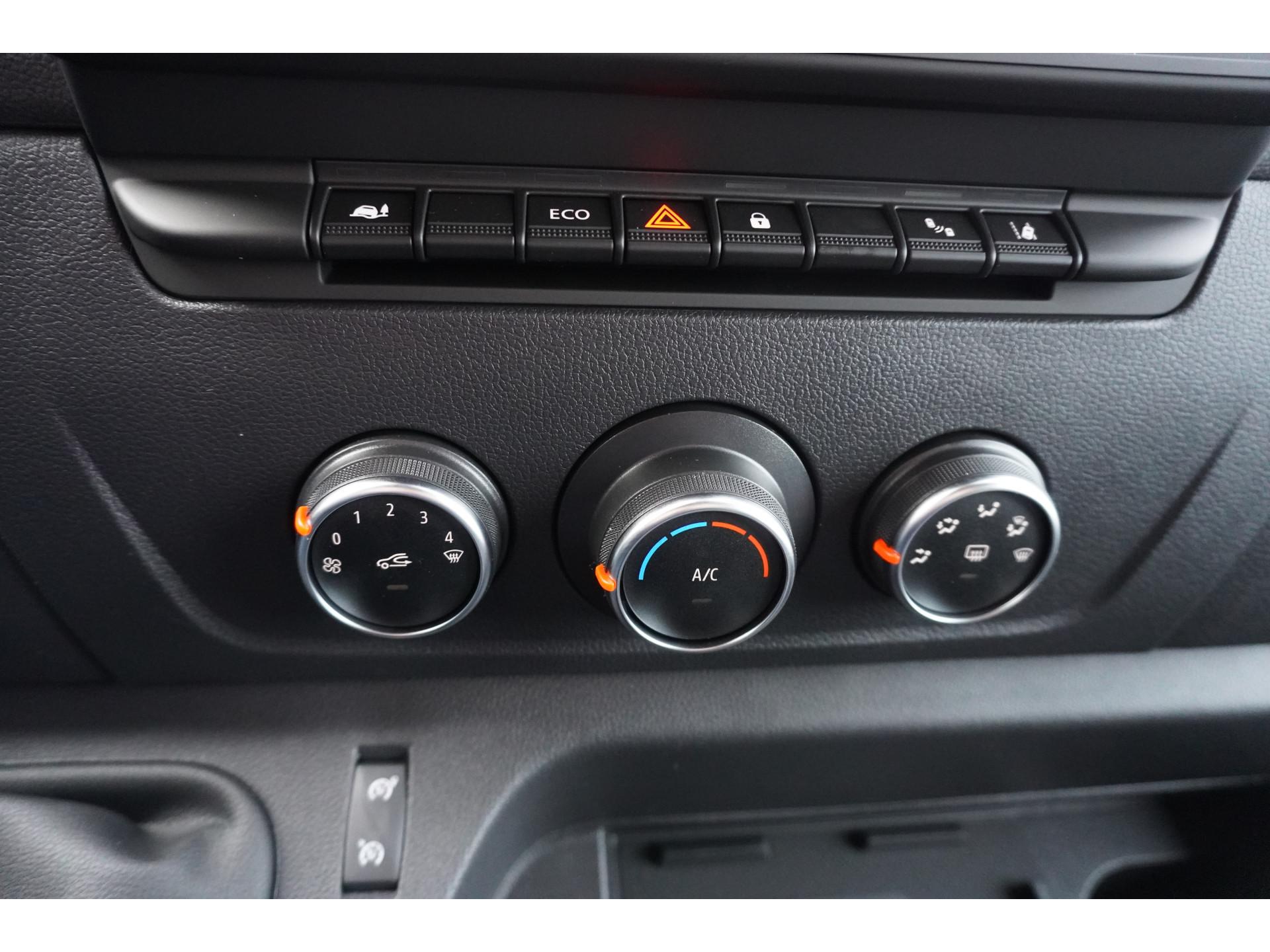 Foto 24 van Renault Master T35 2.3 dCi 180PK L2H2 Energy Work Edition Schuifdeur links en rechts