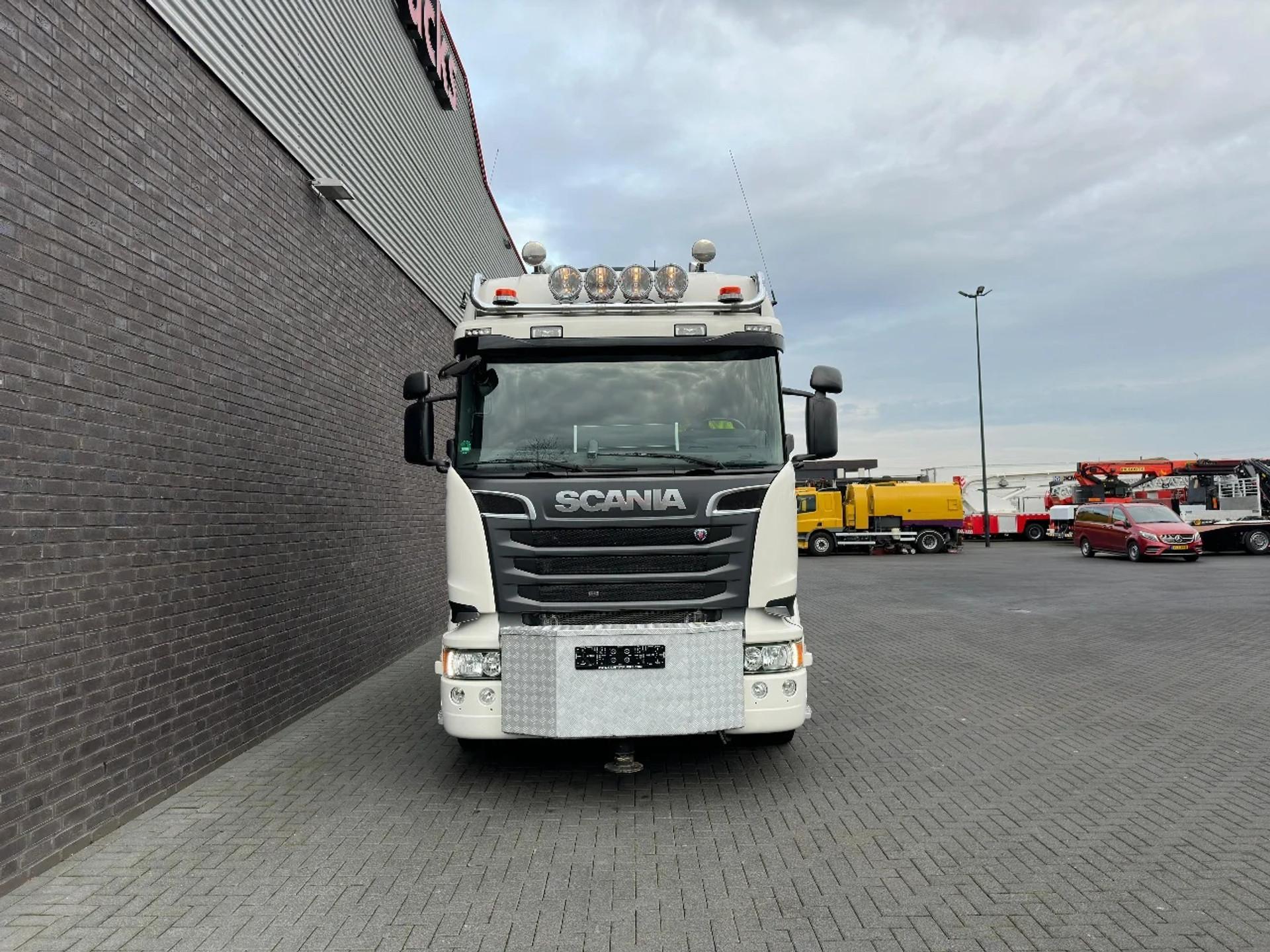Foto 19 van Scania R520 V8 8X4 TREKKER-BAKWAGEN COMBI + PALFINGER PK 92002-SH G + JIB PJ 125 E KRAAN/KRAN/CRANE/GRUA