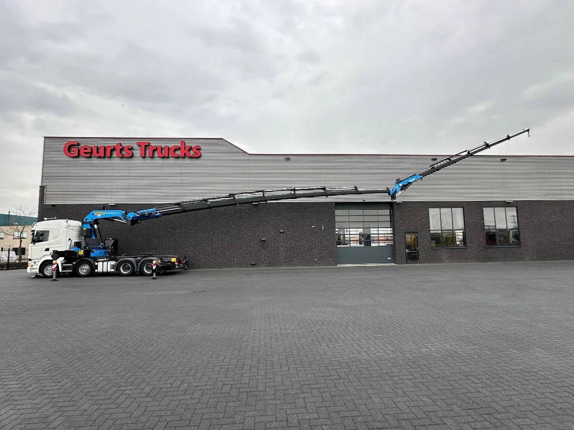 Foto 4 van Scania R520 V8 8X4 TREKKER-BAKWAGEN COMBI + PALFINGER PK 92002-SH G + JIB PJ 125 E KRAAN/KRAN/CRANE/GRUA