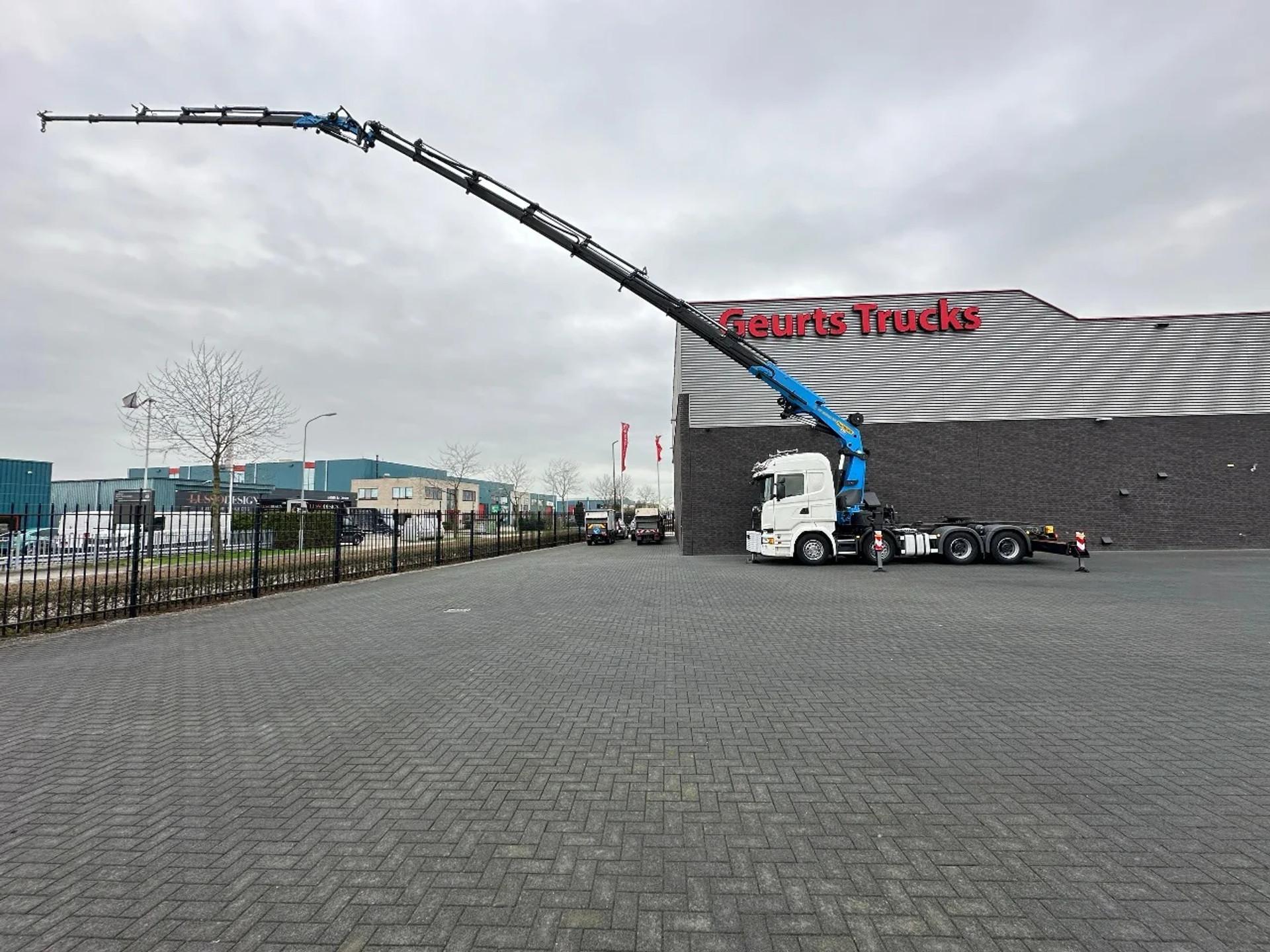 Foto 6 van Scania R520 V8 8X4 TREKKER-BAKWAGEN COMBI + PALFINGER PK 92002-SH G + JIB PJ 125 E KRAAN/KRAN/CRANE/GRUA