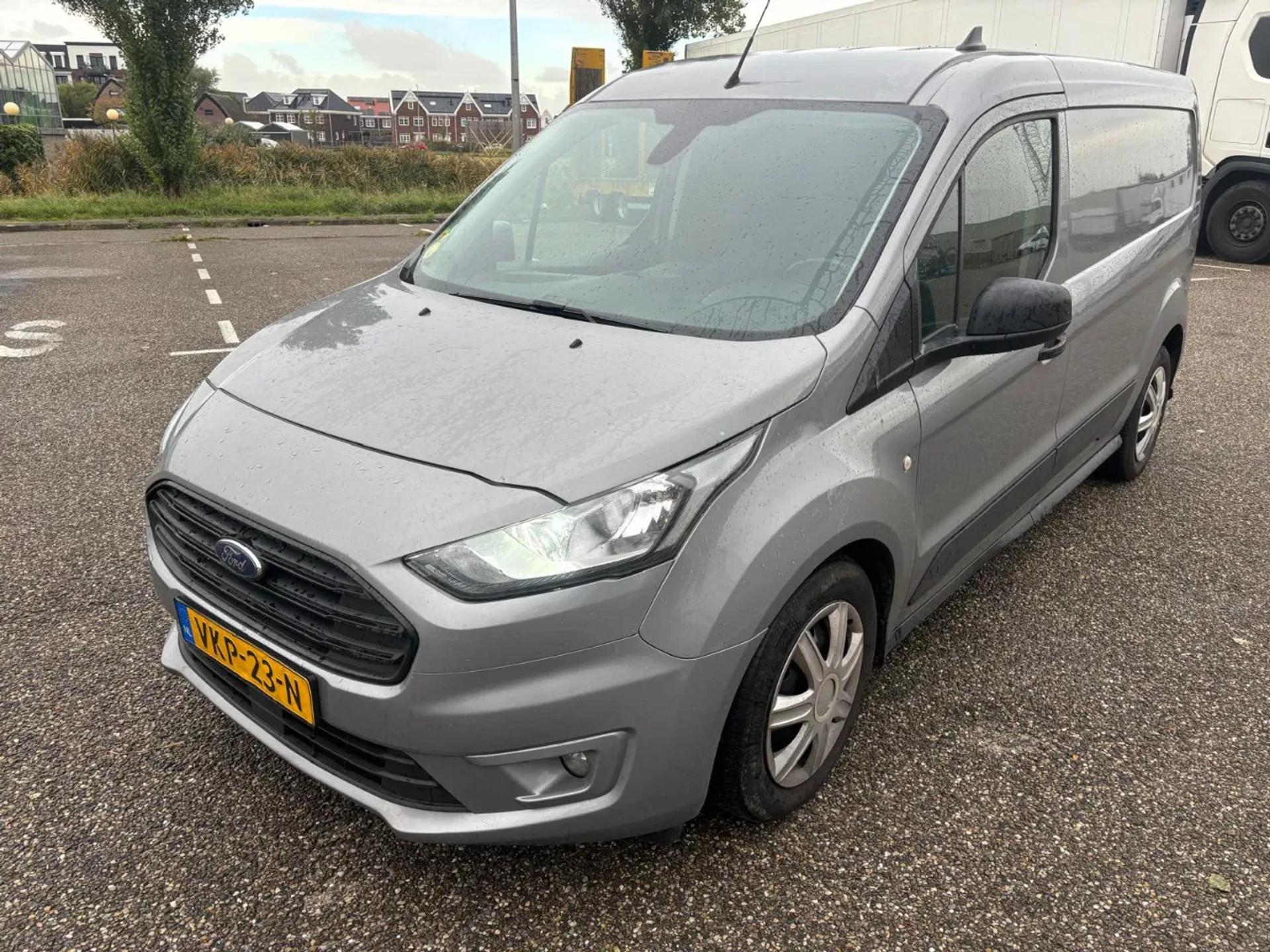 Foto 2 van Ford 1.5 EcoBleu L2H1 Automaat Airco Navi Cruisecontrol 3 Zits
