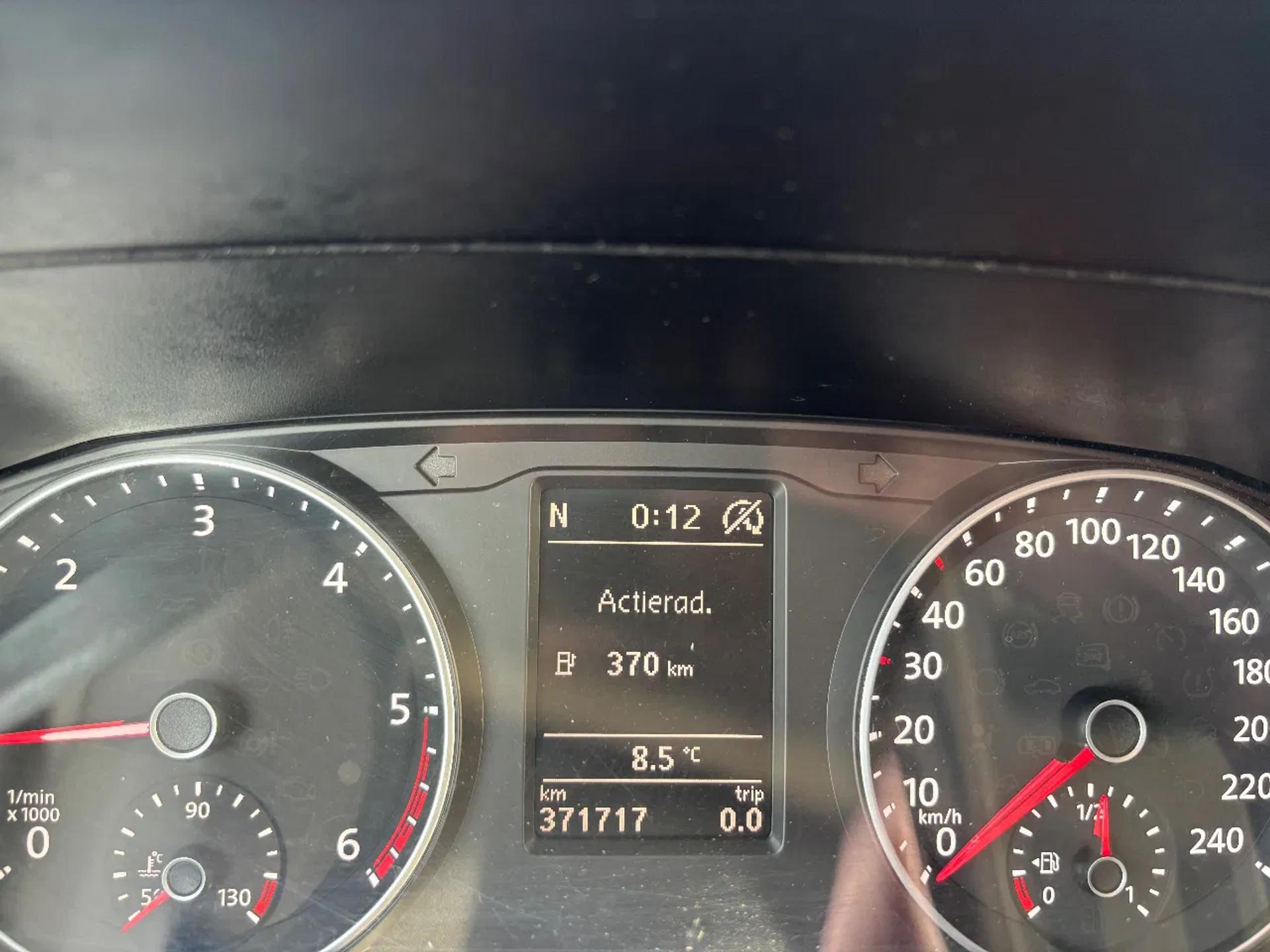 Foto 11 van Volkswagen 2.0TDI L2H1 Airco Navi Cruisecontrol Trekhaak EURO 6