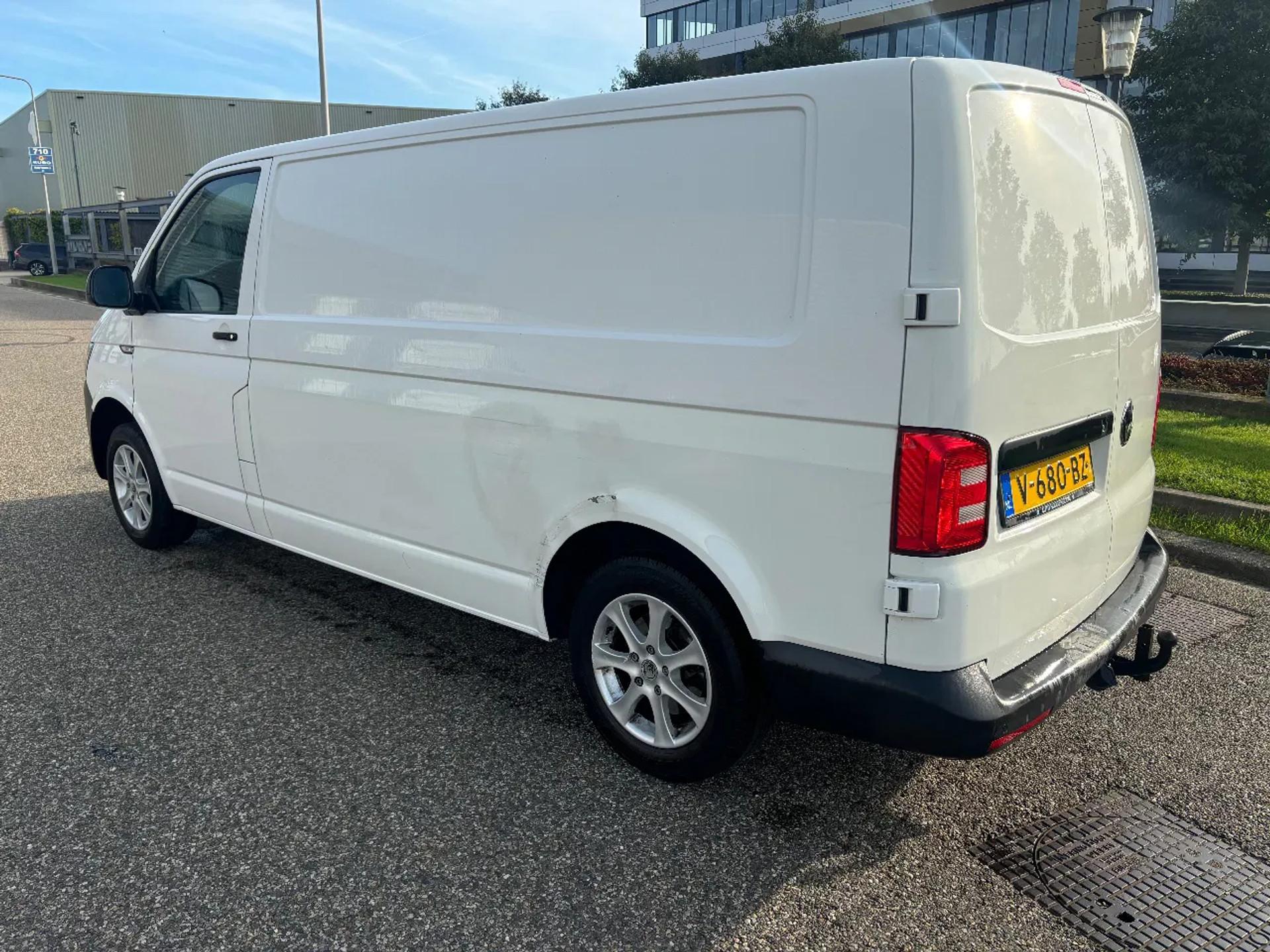 Foto 5 van Volkswagen 2.0TDI L2H1 Airco Navi Cruisecontrol Trekhaak EURO 6