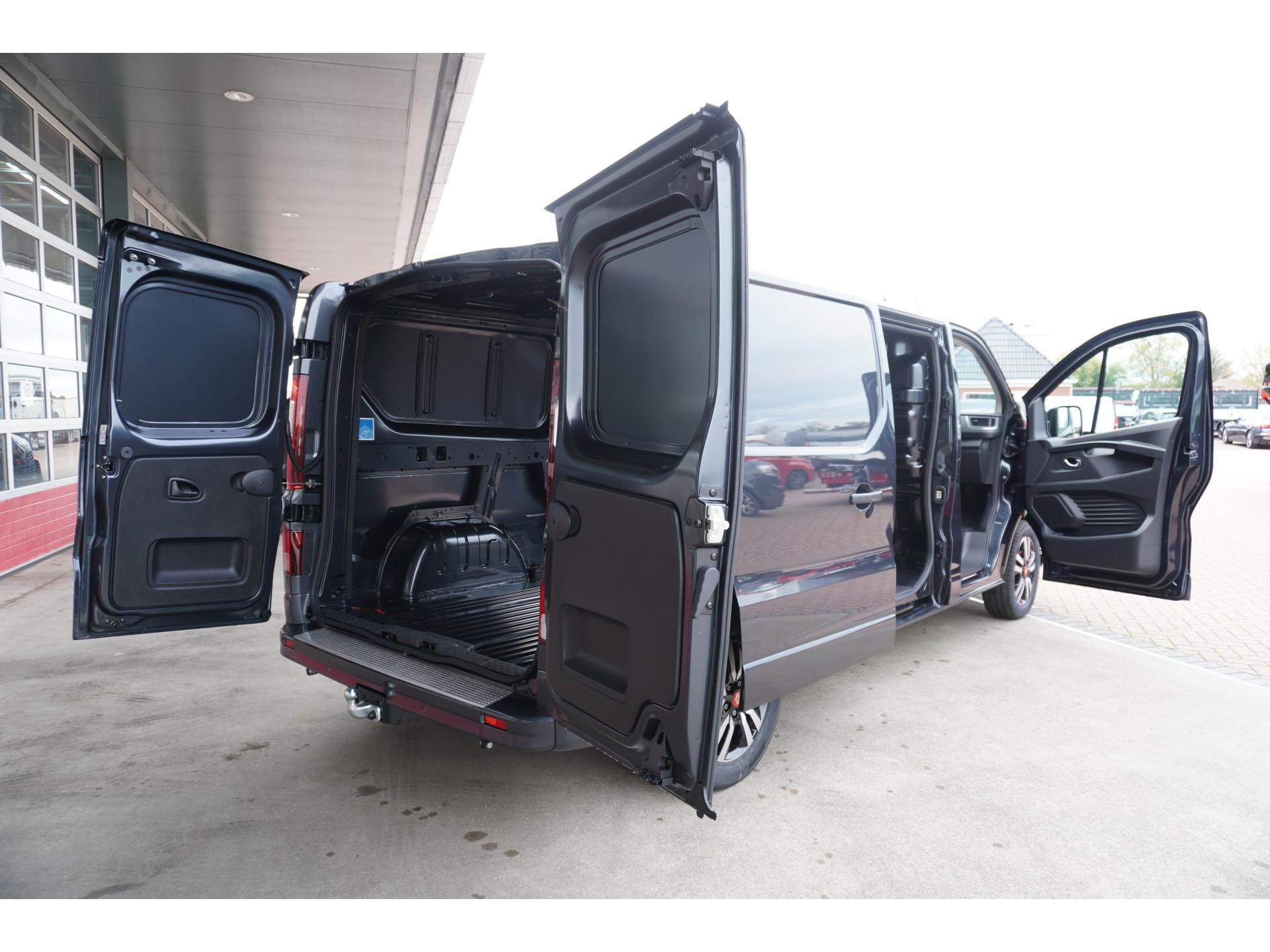 Foto 7 van Renault 2.0 Blue dCi 170pk T30 L2H1 Red Edition Exclusive Automaat Schuifdeur L / R