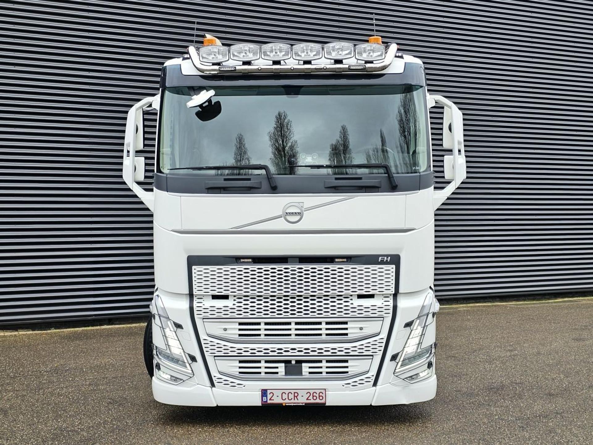 Foto 2 van Volvo FH 500 6x2 / BOOGIE / FULL AIR / PTO / BELGIAN TRUCK