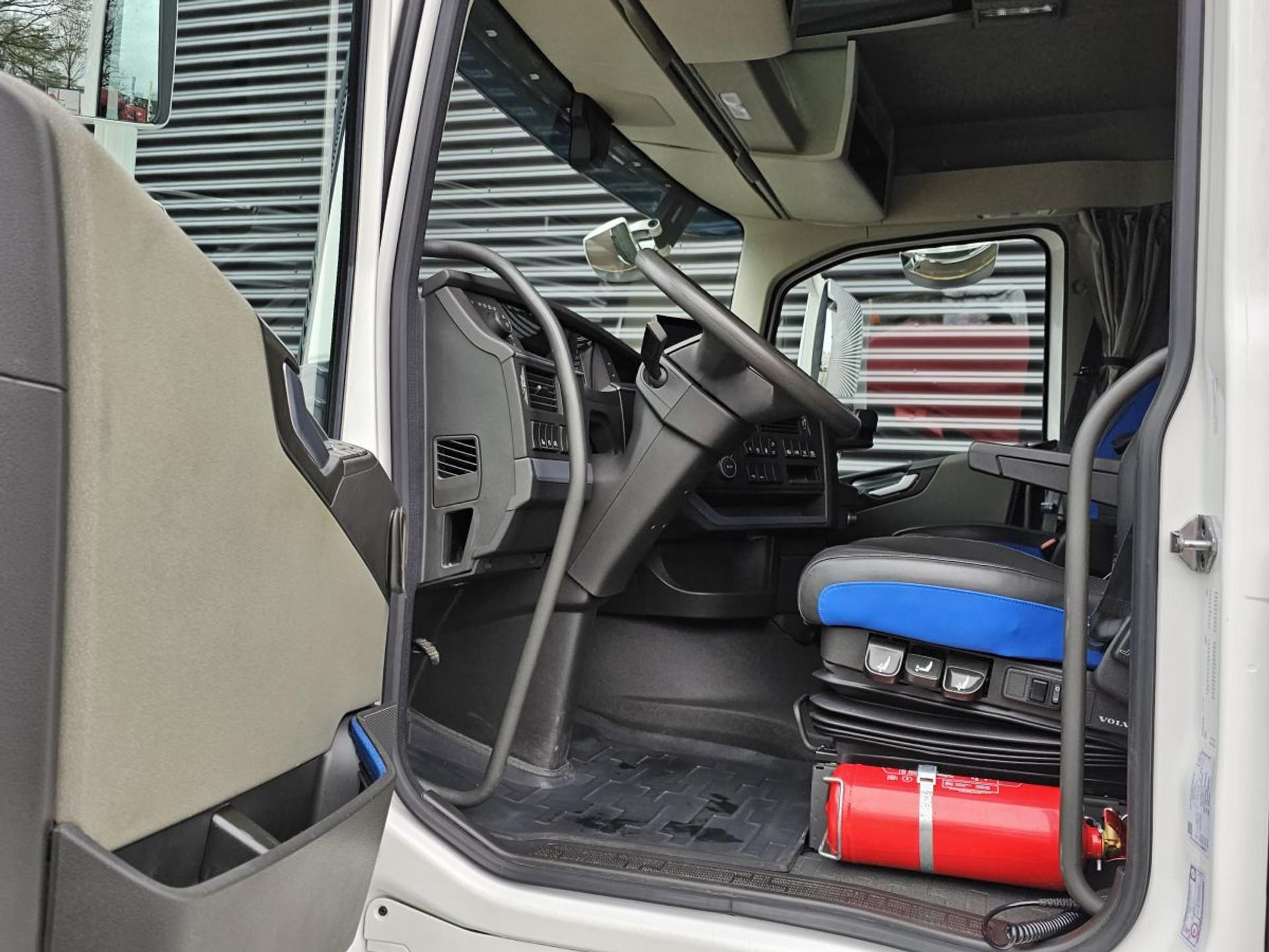 Foto 9 van Volvo FH 500 6x2 / BOOGIE / FULL AIR / PTO / BELGIAN TRUCK