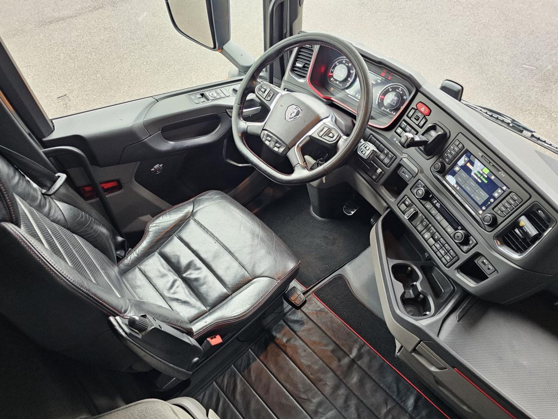 Foto 11 van Scania S520 V8 6x2/4 / PUSHER / 104 cm / RETARDER