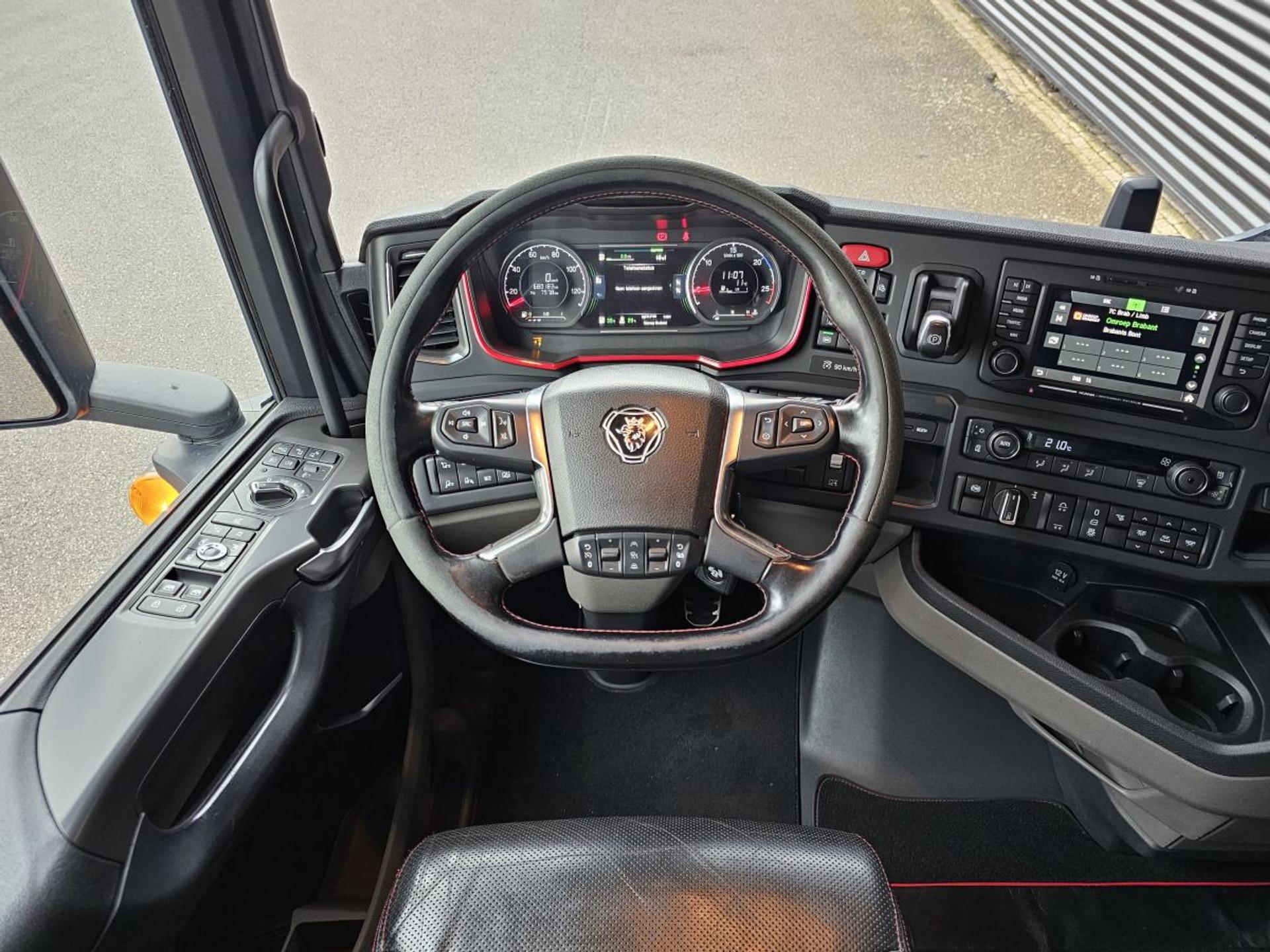Foto 12 van Scania S520 V8 6x2/4 / PUSHER / 104 cm / RETARDER