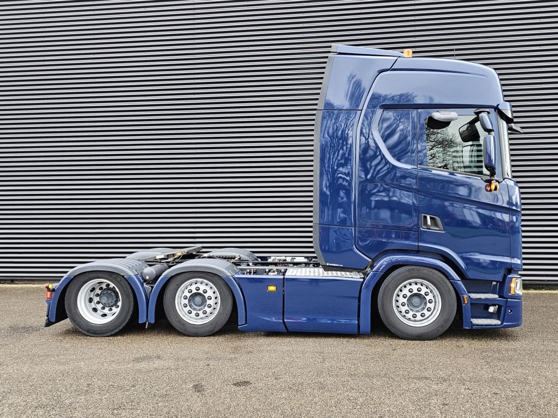 Foto 4 van Scania S520 V8 6x2/4 / PUSHER / 104 cm / RETARDER