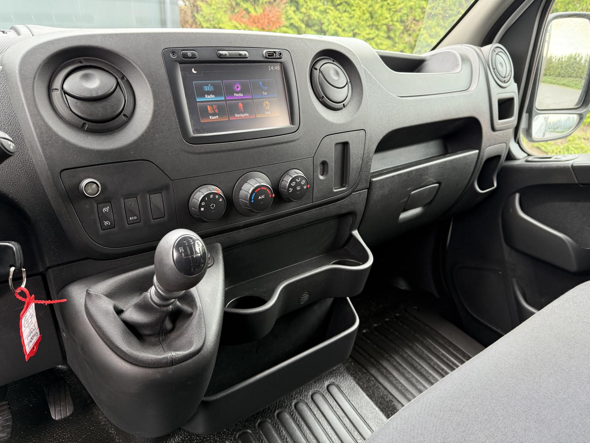 Foto 12 van Renault 2.3 DCI 131 PK L3 MAXI / PICK UP / UNIEK 22.842 KM !! / DUBBELE CABINE / EXTRA LANG / DUBBEL LUCHT / IMPERIAAL / TREKHAAK