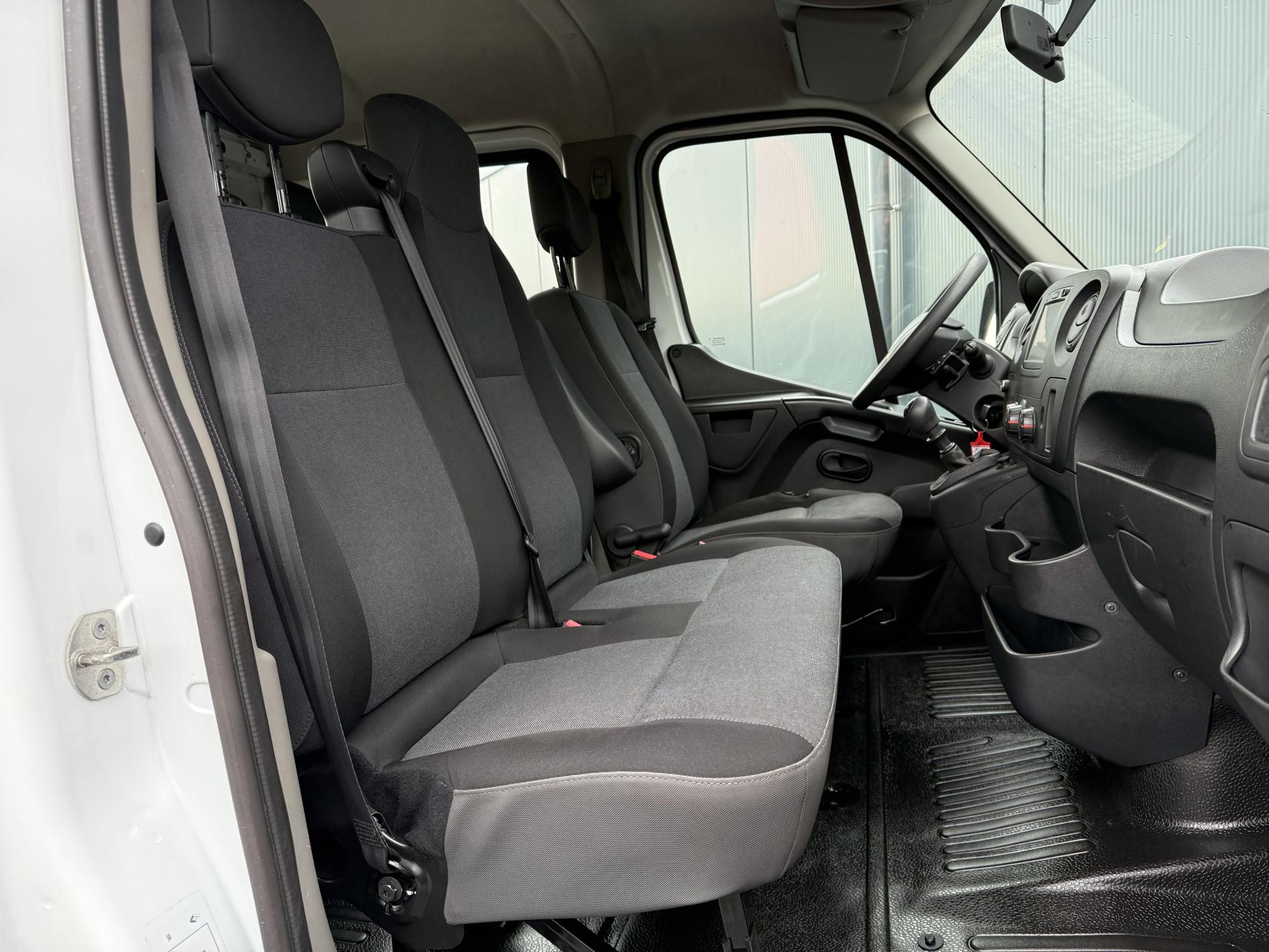 Foto 8 van Renault 2.3 DCI 131 PK L3 MAXI / PICK UP / UNIEK 22.842 KM !! / DUBBELE CABINE / EXTRA LANG / DUBBEL LUCHT / IMPERIAAL / TREKHAAK